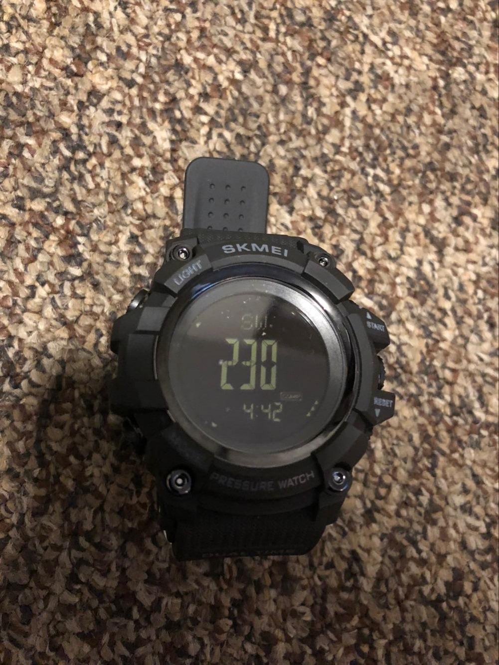SKMEI Compass Watch Army, Digital Outdoor Sports Watch for Men Women, Pedometer Altimeter Calories Barometer Temperature Waterproof (Black) customer photo 1
