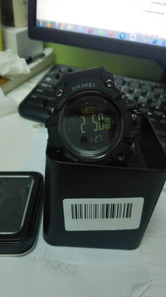 SKMEI Compass Watch Army, Digital Outdoor Sports Watch for Men Women, Pedometer Altimeter Calories Barometer Temperature Waterproof (Black) customer photo 2
