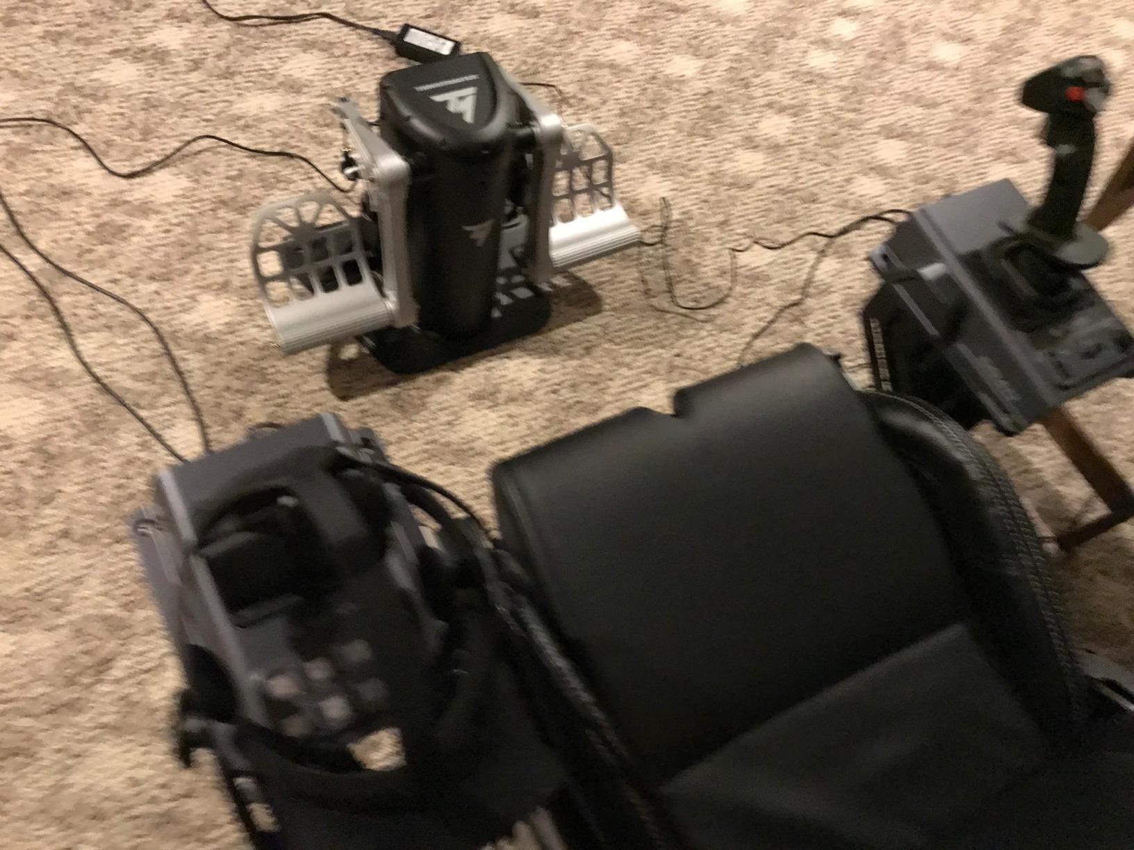Thrustmaster TPR Rudder Pedals, Flight Simulator Rudder Control - PC | Pendular suspended mechanism, H.E.A.R.T magnetic sensors, adjustable spring resistance, frictionless, precise yaw response customer photo 2