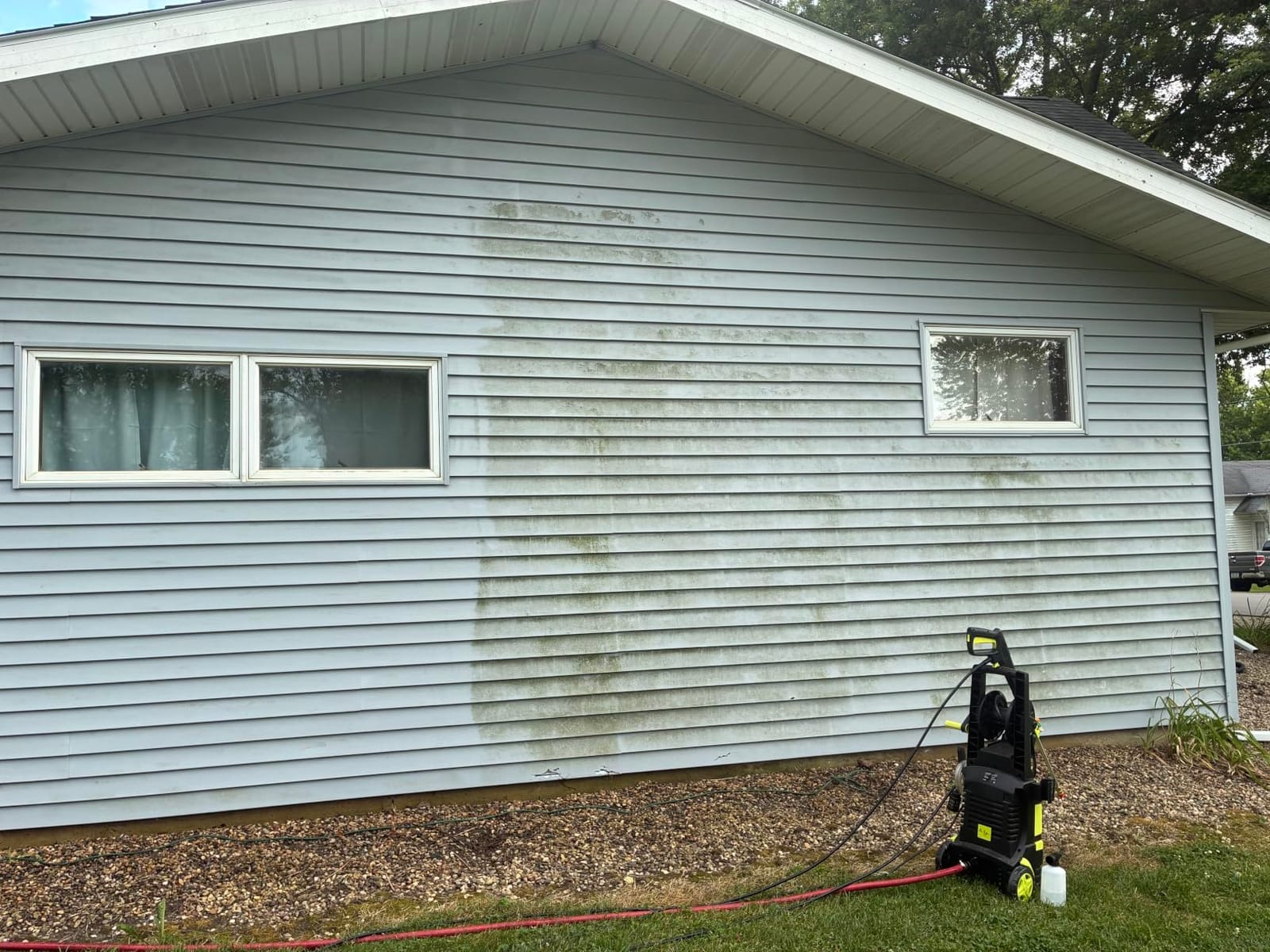 Oxy Solve House and Siding Pressure Washer Cleaner - Removes Stains from Mold & Mildew on Vinyl, Aluminum, Wood, Brick, Stucco - Concentrate 1 Gal. customer photo 1
