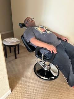 Hydraulic Reclining Barber Chair For Hair Stylist, Tattoo & Salon customer photo 1