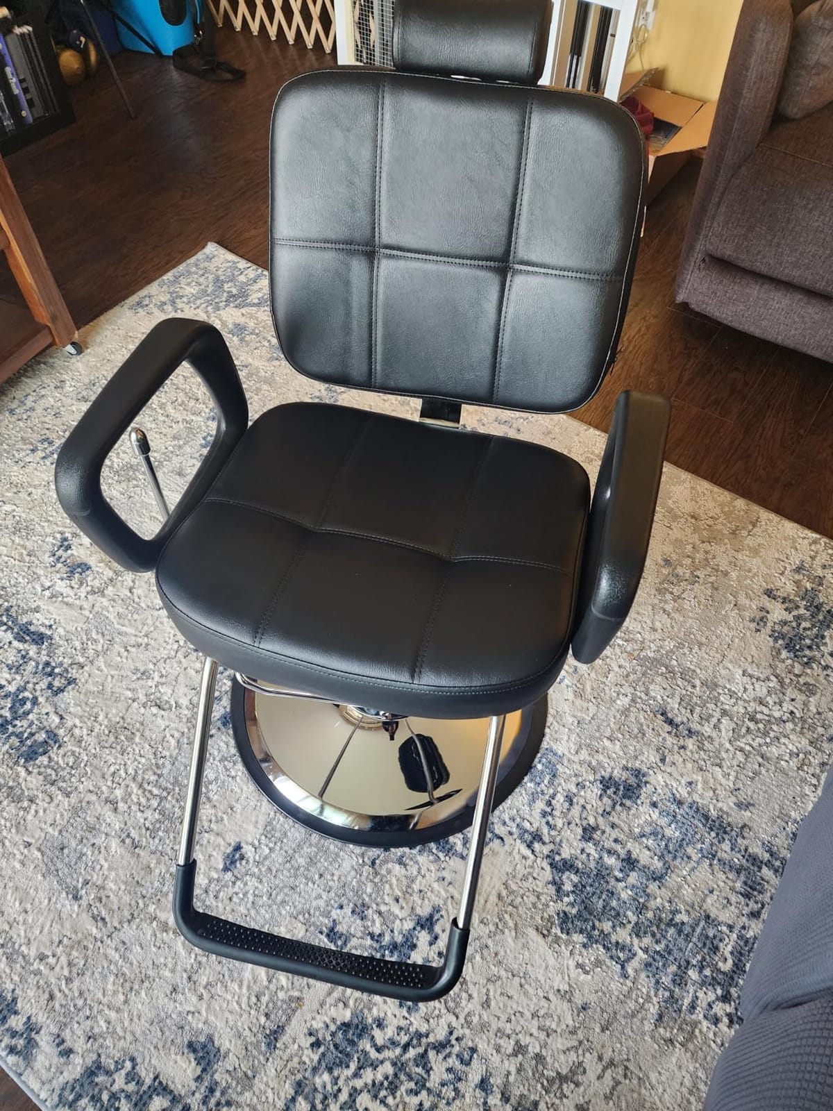 Hydraulic Reclining Barber Chair For Hair Stylist, Tattoo & Salon customer photo 2