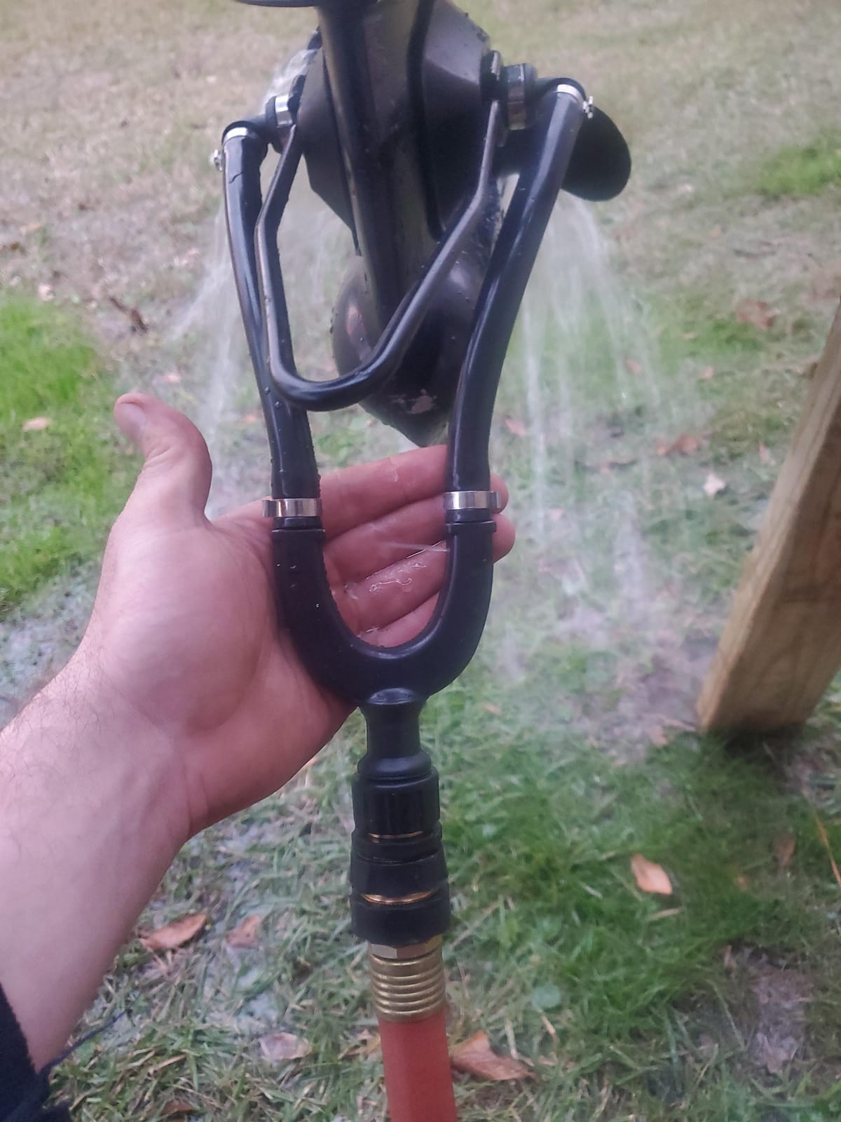 Camco Boat Dual Water Feed Motor Flusher - Boat Muffs Flush Contaminates Out of Your Boat Engine - Dual Input Design - Connects to Standard Water Hoses - Boat Accessories for Winterization (50141) customer photo 2