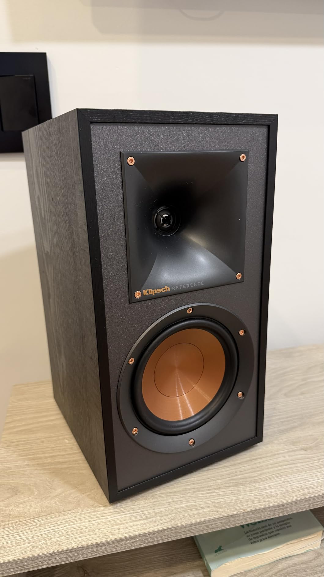 Klipsch R-51M Bookshelf Speaker (Pair), Black customer photo 1