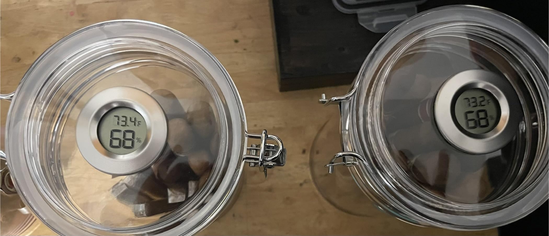XIFEI Acrylic Humidor Jar with Humidifier and Hygrometer,humidor that can Hold About 18 Cigars (Clear) customer photo 1