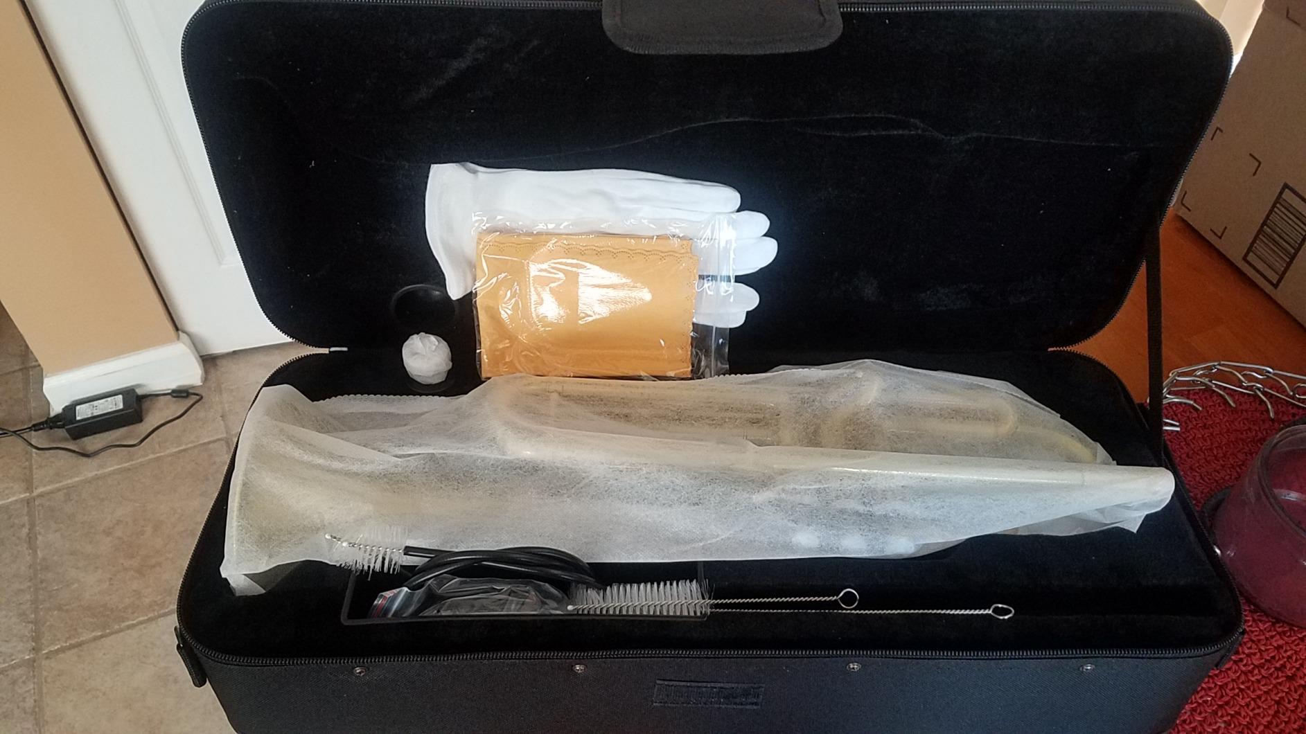 Eastar Bb Standard Trumpet Set for Beginner, Brass Student Trumpet Instrument with Hard Case, Cleaning Kit, 7C Mouthpiece and Gloves, ETR-380N, Silver customer photo 2