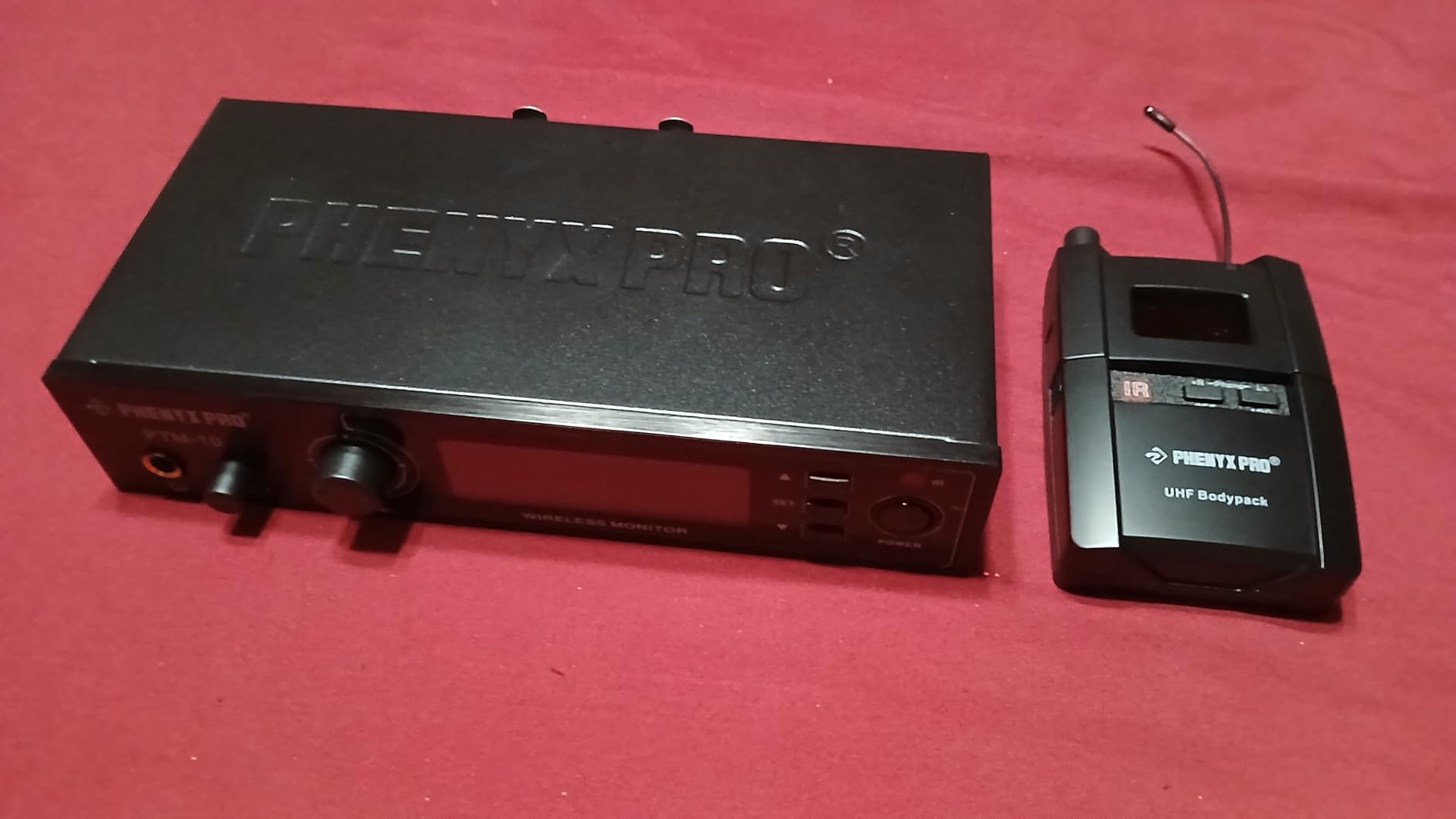 Phenyx Pro UHF Stereo Wireless in Ear Monitor System, Wireless IEM, 900MHz Band Selectable Frequency, Rack Mountable, 160 ft. Operation, Suitable for Stage, Studio, Exhibit, Lecture, Speech (PTM-10) customer photo 1