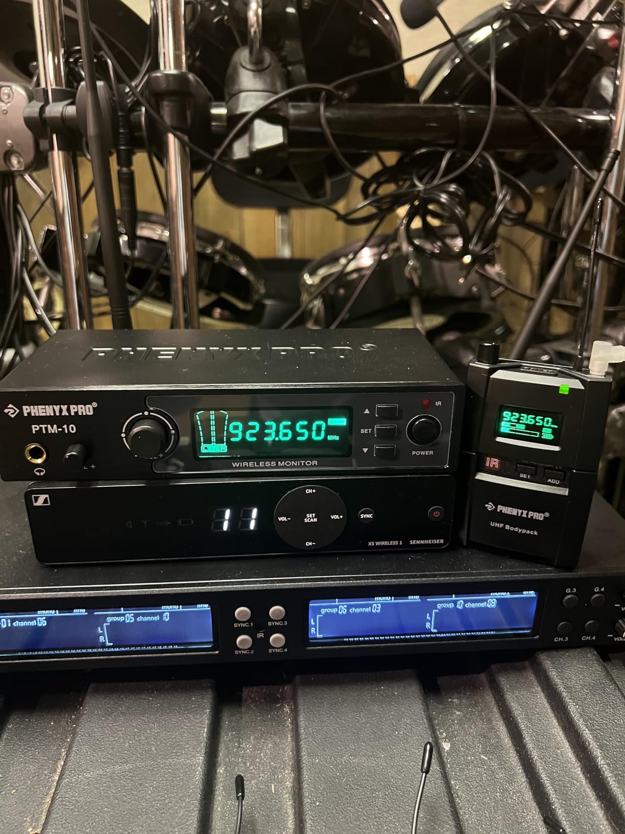 Phenyx Pro UHF Stereo Wireless in Ear Monitor System, Wireless IEM, 900MHz Band Selectable Frequency, Rack Mountable, 160 ft. Operation, Suitable for Stage, Studio, Exhibit, Lecture, Speech (PTM-10) customer photo 2