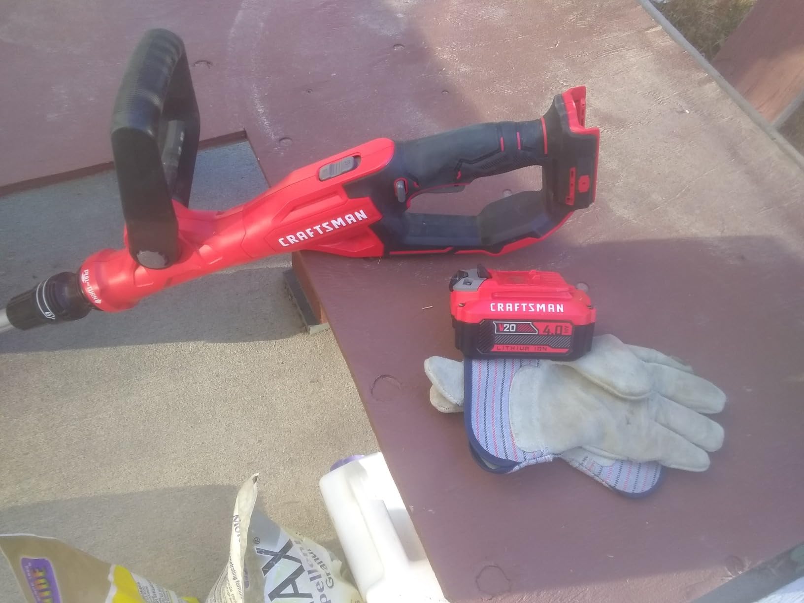 CRAFTSMAN V20 Weed Wacker Cordless String Trimmer and Edger, Weed Eater Includes 2.0 Ah Battery and Charger, Lightweight, Extended Runtime, 2 Speed (CMCST900D1) customer photo 1