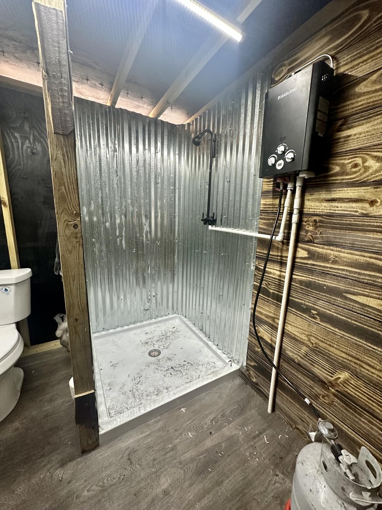GASLAND BE158B Tankless Water Heater Propane, CSA Certified, 6L 1.58 GPM, Portable Outdoor Camp Shower, Overheating Protection, Digital Display, Temperature Adjustable, 41,000 BTU, Off-Grid, Black customer photo 1