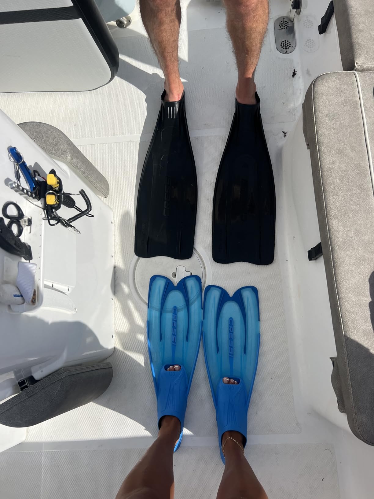 Cressi Adult Snorkeling Fins with Self-Adjustable Comfortable Full Foot Pocket - Perfect for Traveling - Agua: Made in Italy customer photo 1
