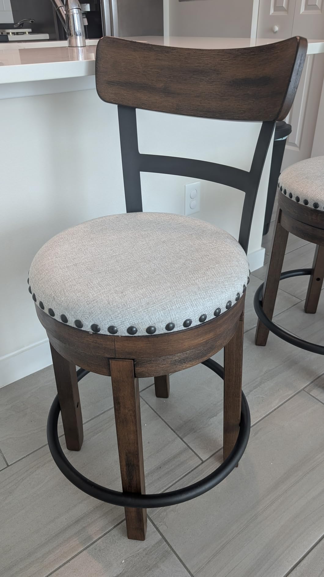 Signature Design by Ashley Valebeck Counter Height Bar Stool, Brown customer photo 1