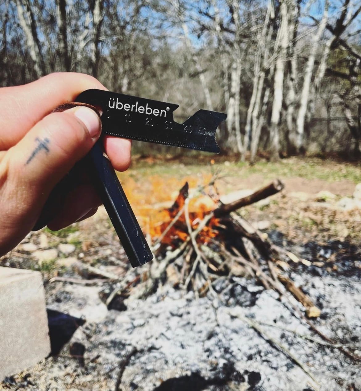 überleben | Hexå Ferro Rod Fire Starter Survival Tool – Up to 20,000 Strikes, 1/2