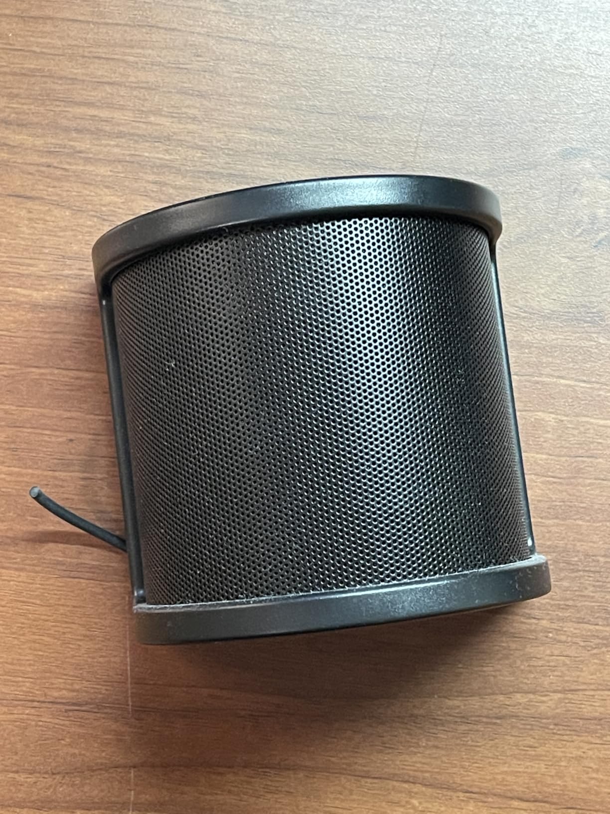 Aokeo Pop Filter, [Upgraded Three Layers] Metal Mesh & Foam & Etamine Layer Microphone Windscreen Cover Handheld Mic Shield Mask,Microphone Accessories for Vocal Recording,YouTube Videos,Streaming customer photo 2