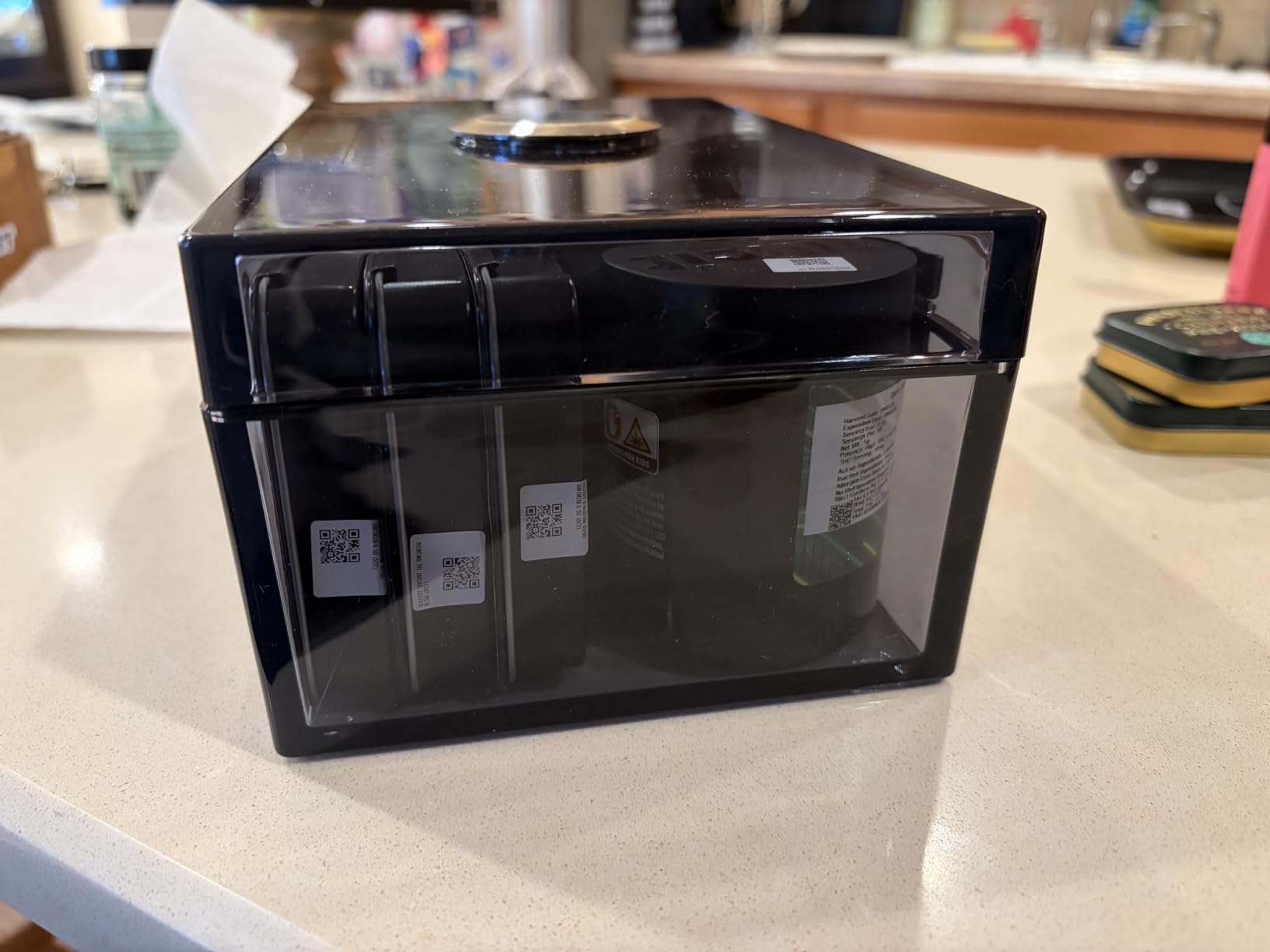 Scotte Acrylic Cigar Humidor Jar/case/Box with Humidifier and Hygrometer,humidor Can Hold About 20 Cigars Including Cigar Cutters and Cigar Punch (Clear-1) customer photo 1