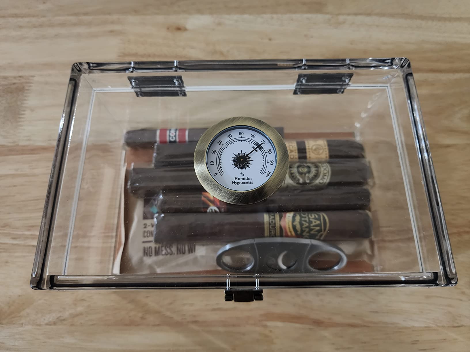Scotte Acrylic Cigar Humidor Jar/case/Box with Humidifier and Hygrometer,humidor Can Hold About 20 Cigars Including Cigar Cutters and Cigar Punch (Clear-1) customer photo 2