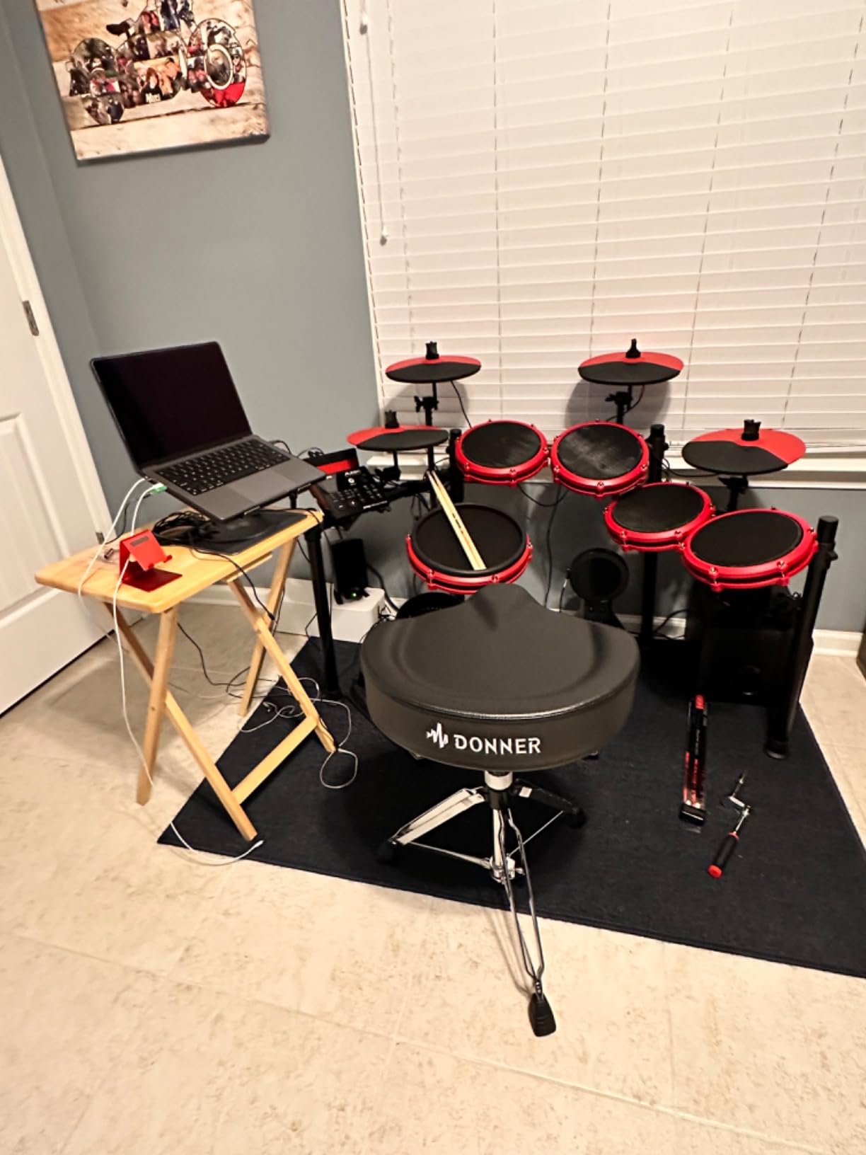 Donner Drum Throne Set, Padded Seat Height Adjustable Drum Stool for Adults, 5A Drumsticks Included, Multiple Iterations, Drummer Gifts for Men Him Teens customer photo 1