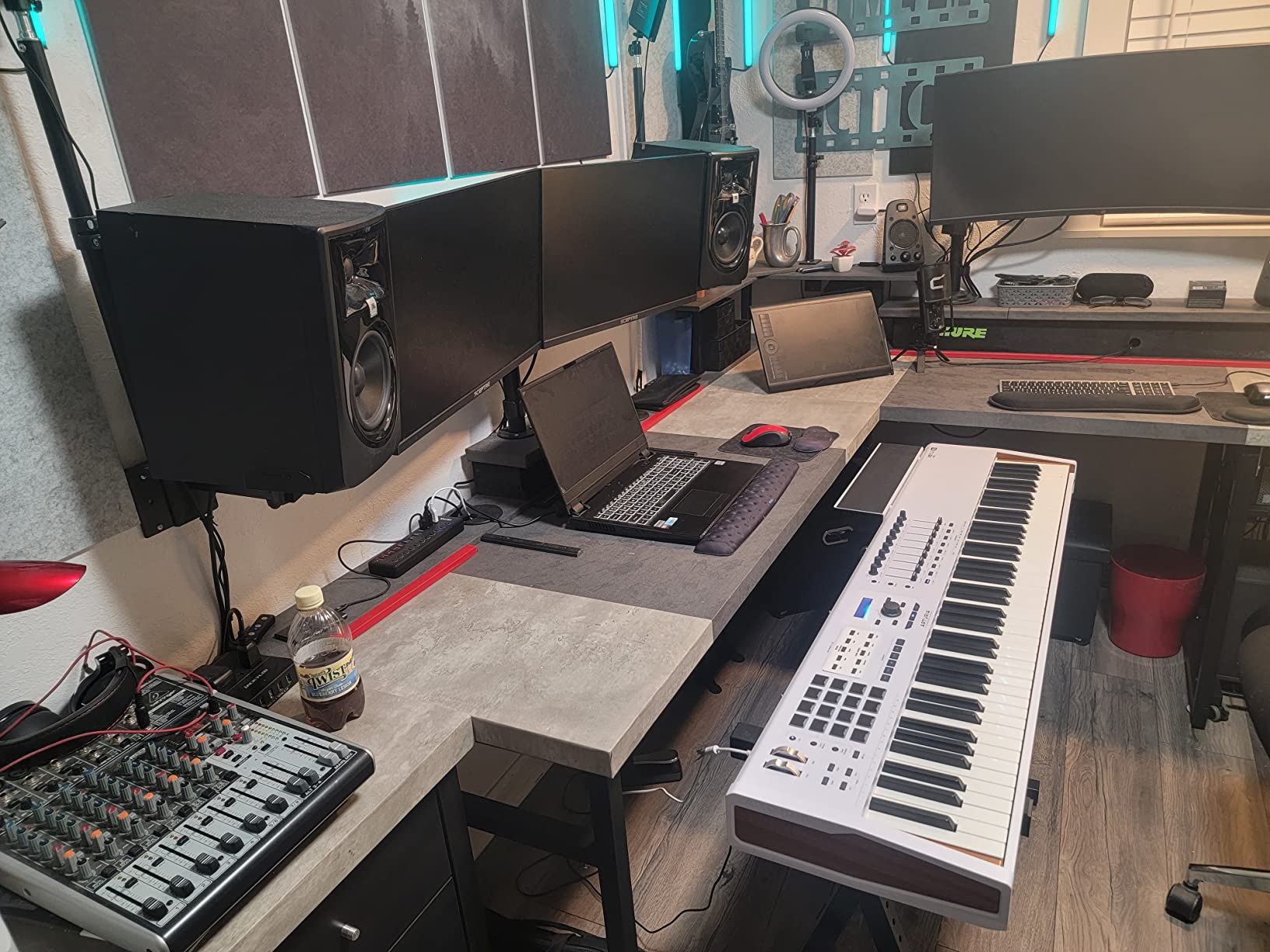 Arturia KeyLab 88 MkII 88 Key Weighted USB MIDI Keyboard Controller — Aftertouch, Velocity Sensitive, Hammer-Action, Piano Feel, With 16 Drum Pads, 9 Faders, 9 Knobs and Analog Lab V Software Included customer photo 2