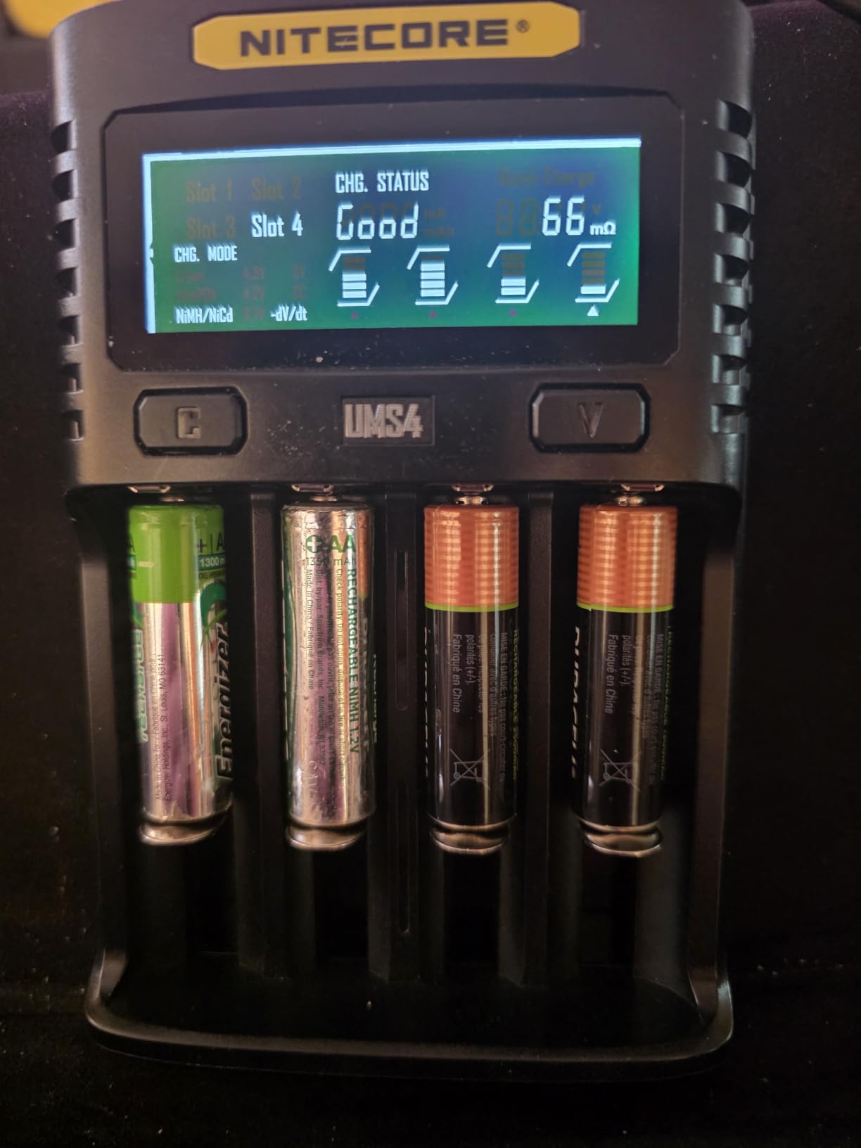 NITECORE UMS4 Intelligent QC 4-Slot Quick Battery Charger for Li-Ion/IMR/LiFePO4/Ni-MH/Ni-Cd 14500 16340 18350 18650 20700 21700 AA AAA with NITECORE Tag customer photo 1