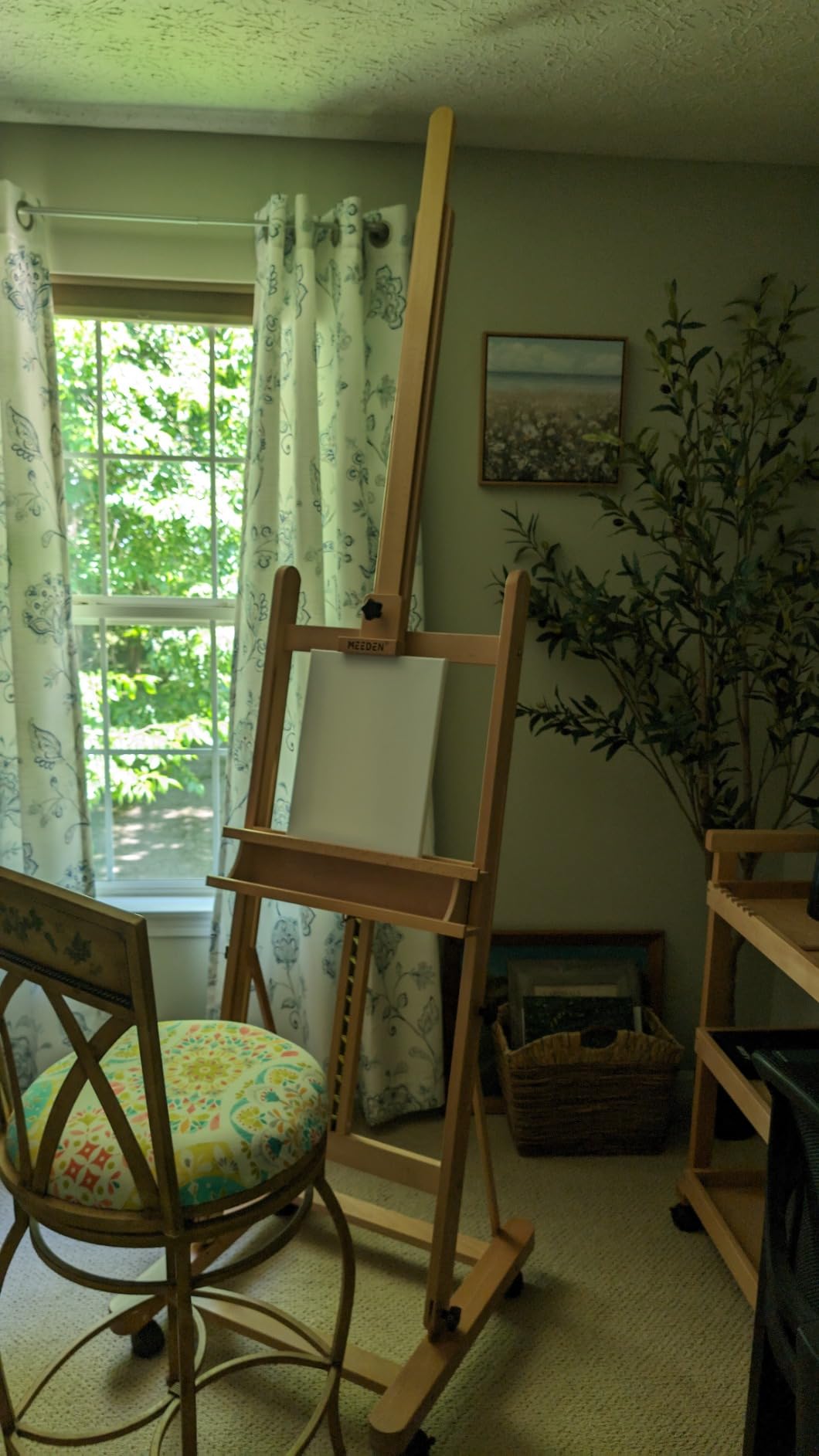 MEEDEN Adjustable H Frame Art Easel: Easel Stand for Painting and Display customer photo 1