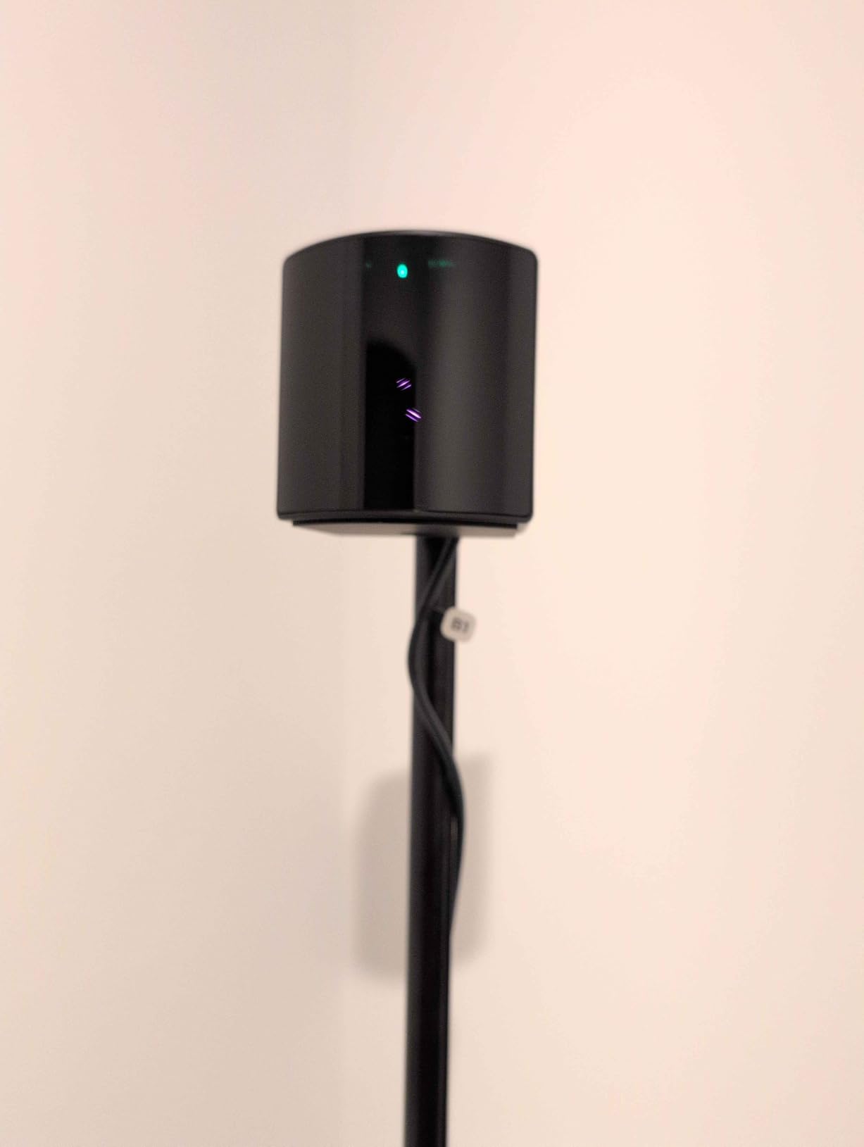 HTC Vive SteamVR Base Station 2.0 (Single) – Precision Room-Scale Tracking for PC VR, Black customer photo 2