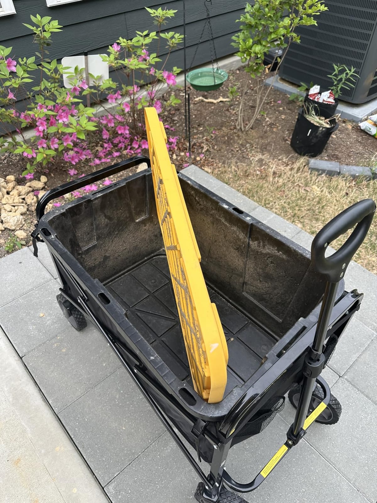 Amazon Basics Collapsible Heavy Duty Utility Wagon for Outdoor Sports, Camping, Garden, and Shopping, 265 Pounds Capacity, 27.6 x 40.9 x 20 inches, Black customer photo 1