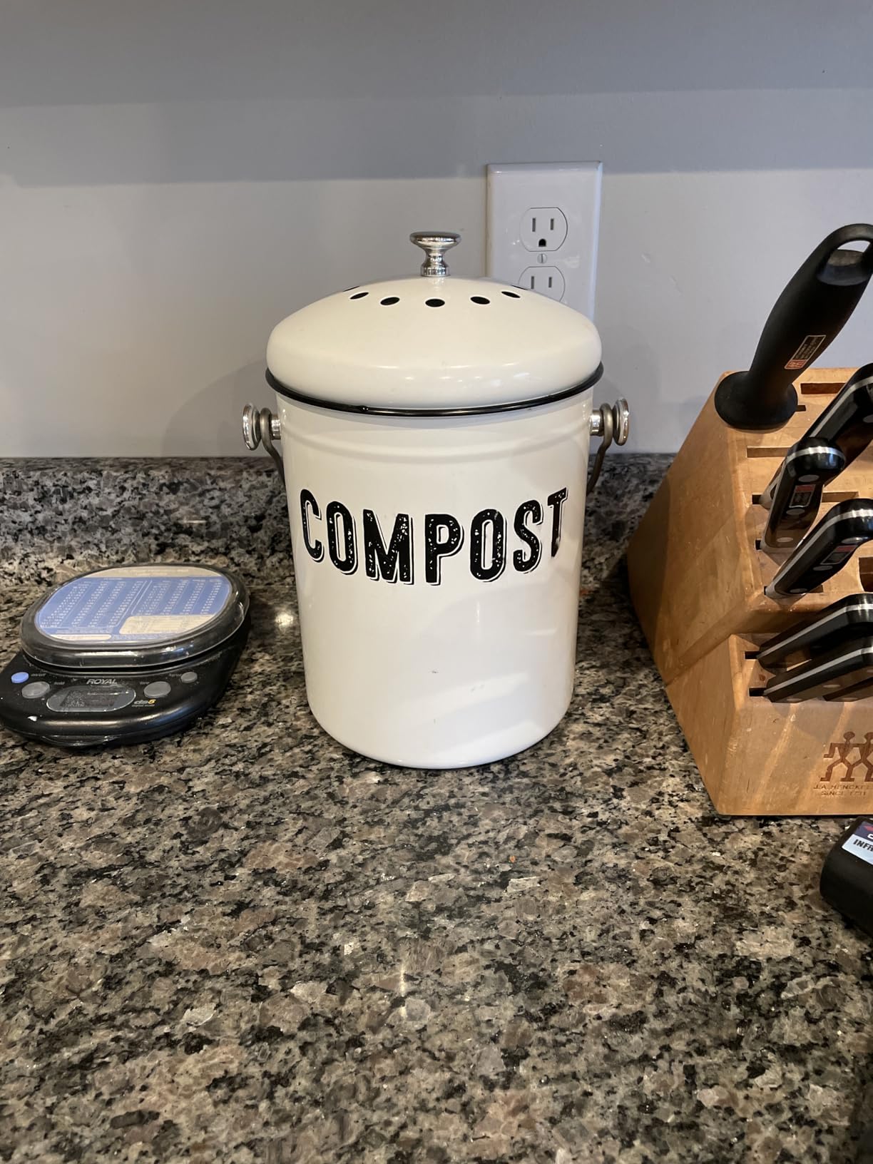 Granrosi Compost Bin Kitchen Counter, 1.3 Gallon, 3 Charcoal Filters | Countertop Composter Pail with Lid, Stainless Steel Counter Top Bin, Rust-Free Farmhouse Indoor Compost Bucket, White Oval customer photo 1