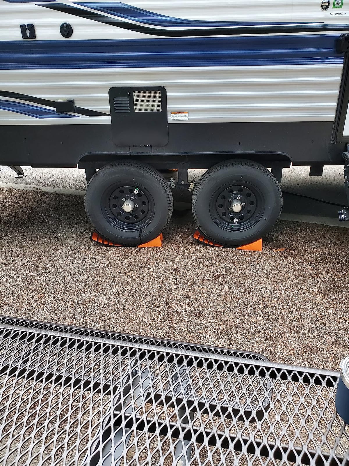 CARMTEK Camper Leveler 2-Pack Kit | Curved RV Levelers with Trailer Wheel Chocks for Dual Axle Trailers | Faster RV Leveling System Than RV Leveling Blocks | RV Accessories for Travel Trailers customer photo 2