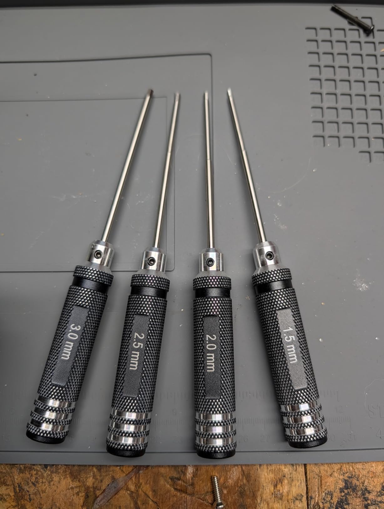 HobbyPark 4pcs Hex Screw Driver Set 1.5mm 2.0mm 2.5mm 3.0mm Allen Wrench Keys Screwdriver Kit RC Repair Tools Kit for Traxxas RC Car Drone Multi-Axis Helicopter Arrma Axial Losi Redcat Racing customer photo 1