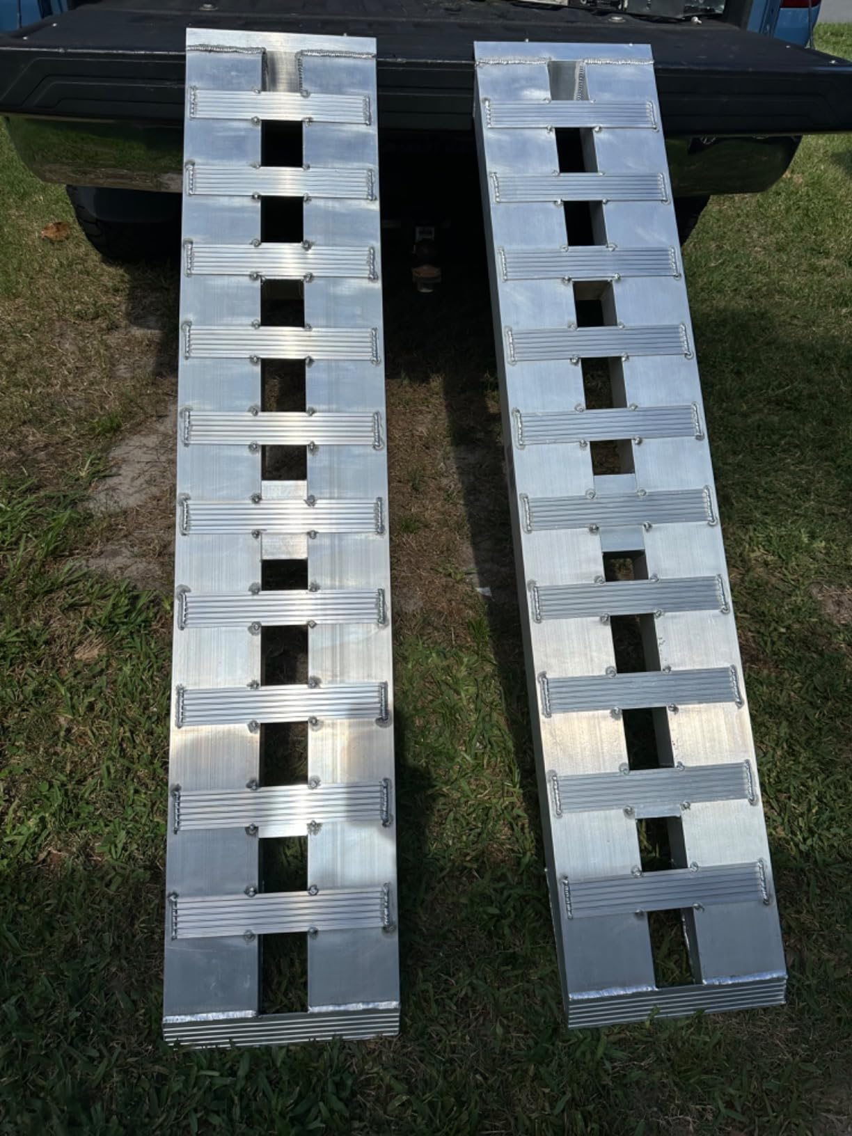 BestEquip 84x14 Inch Aluminum Ramps 6000LBS Capacity Car Trailer Truck ATV Ramps 1 Pair 2 Ramps customer photo 1
