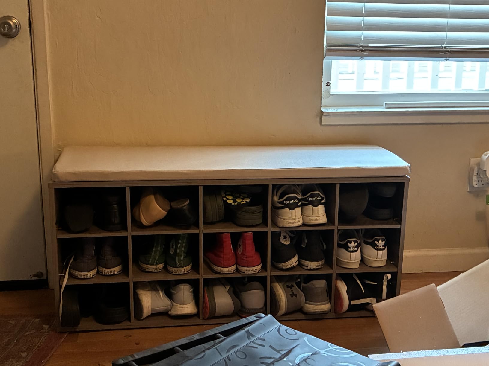 VASAGLE Shoe Bench with Cushion, 15 Compartments, 11.8 x 41.3 x 18.9 Inches customer photo 2