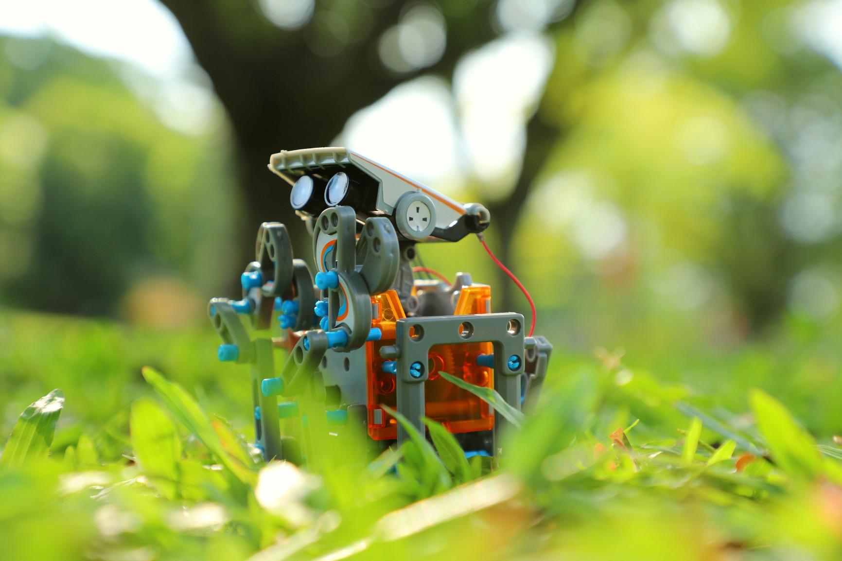 Lucky Doug 12-in-1 Solar Powered Robot Building Kits Toys for Boys Ages 8-13, STEM Kit Gifts for Kids 8 9 10 11 12 13 Years, DIY Educational Science Building Set Gifts for Teenagers (190+ Pieces) customer photo 1