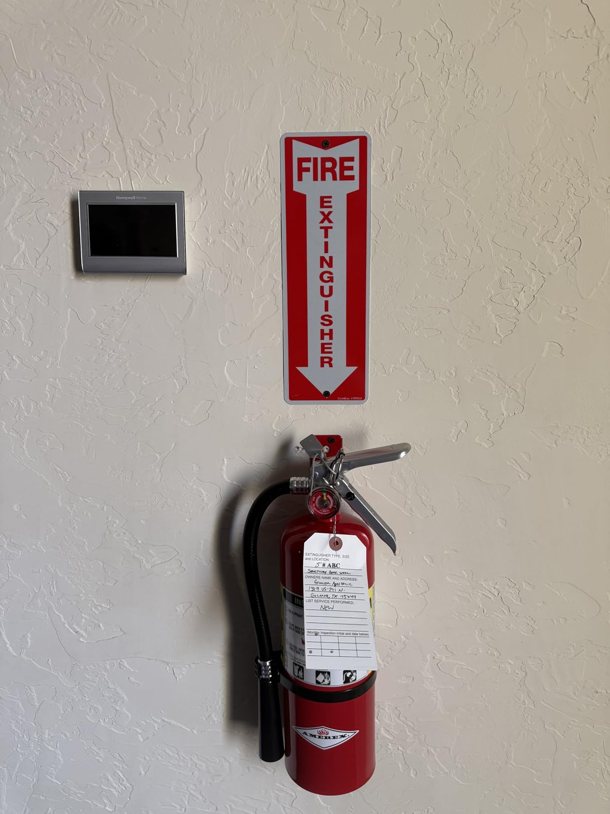 Amerex B456, 10lb ABC Dry Chemical Class A B C Multi-Purpose 10 Pound Fire Extinguisher with Wall Bracket customer photo 1
