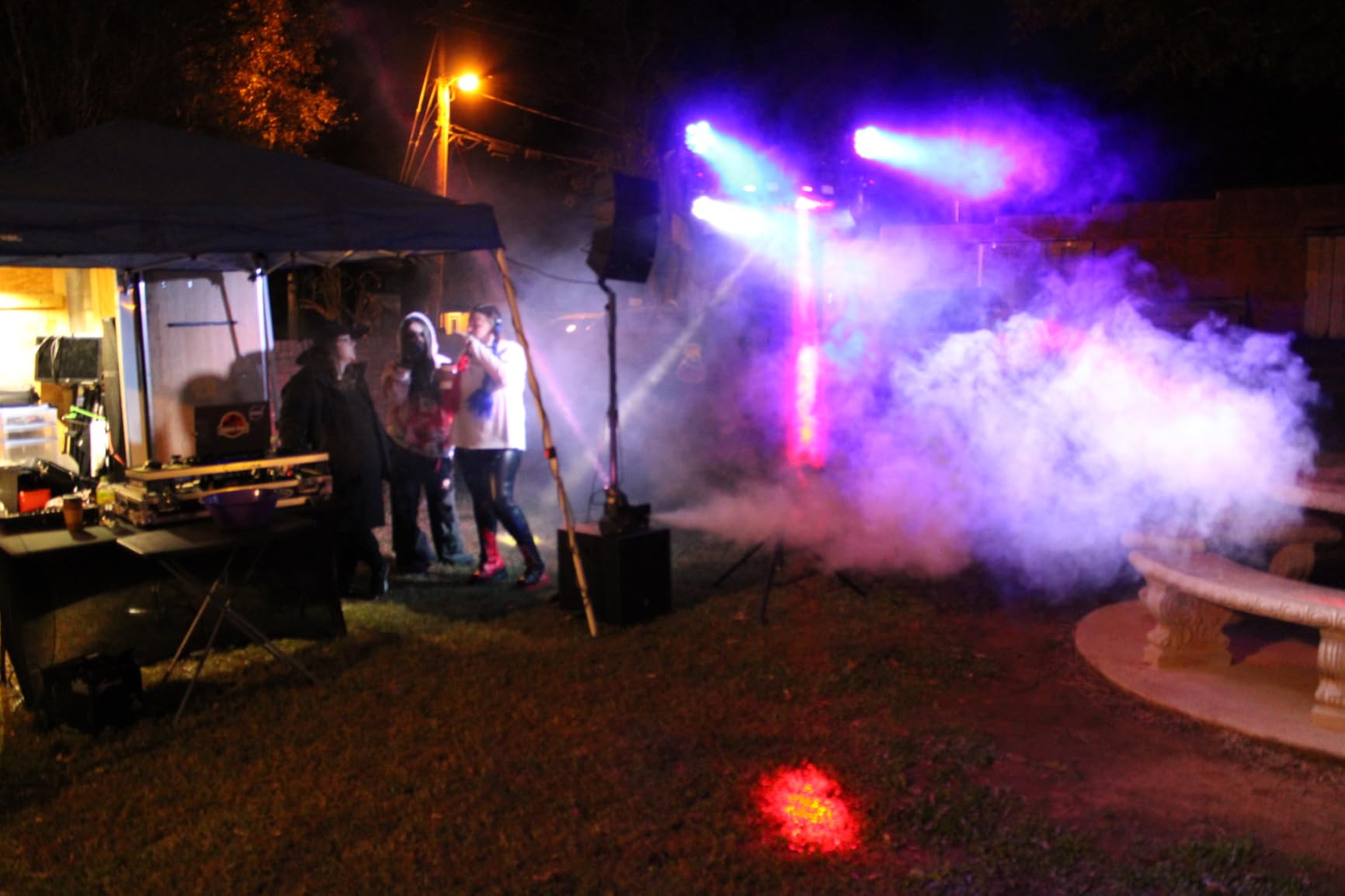 VIRFUN Fog Machine, Smoke Machine with Remote Control for Halloween, Party | Wireless&Wired Remote Control, for Halloween, Party, Outdoor, Indoor and Stage Effect, 400W customer photo 1
