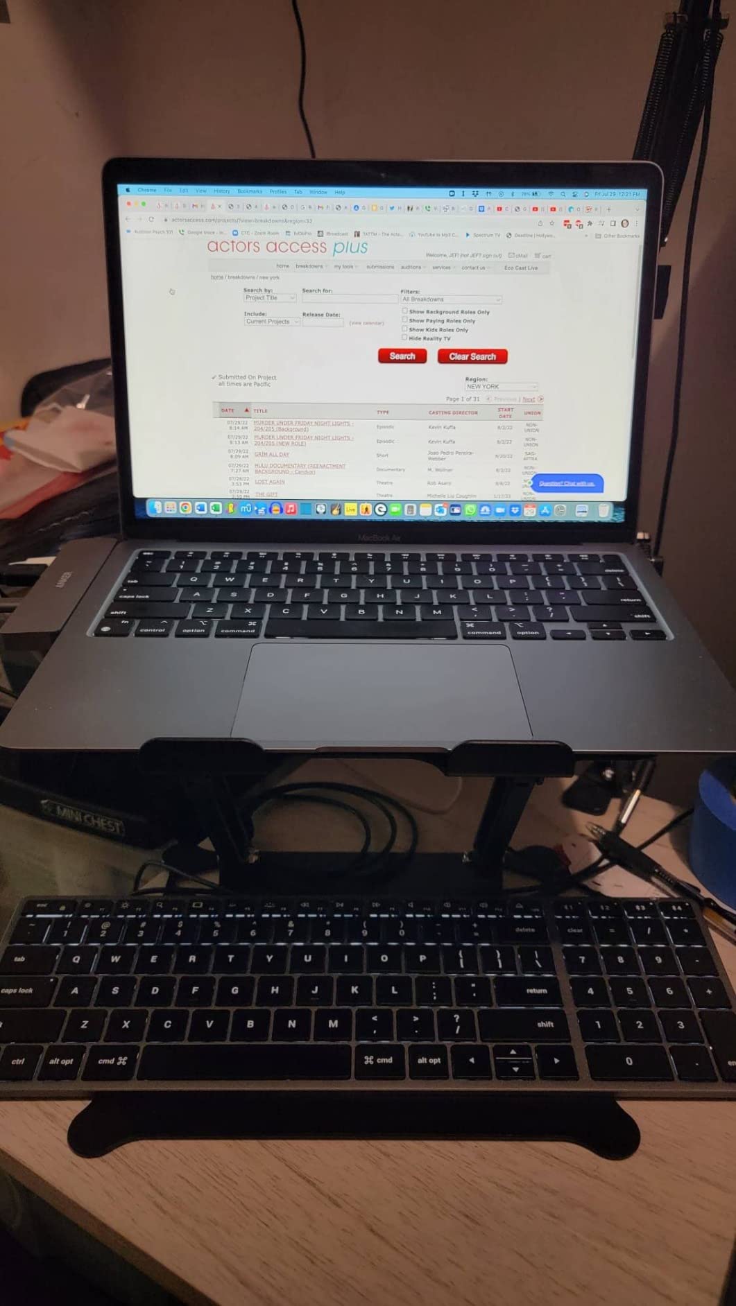 Urmust Adjustable Laptop Stand for Desk, 10-15.6“ Laptop Riser, Black customer photo 2
