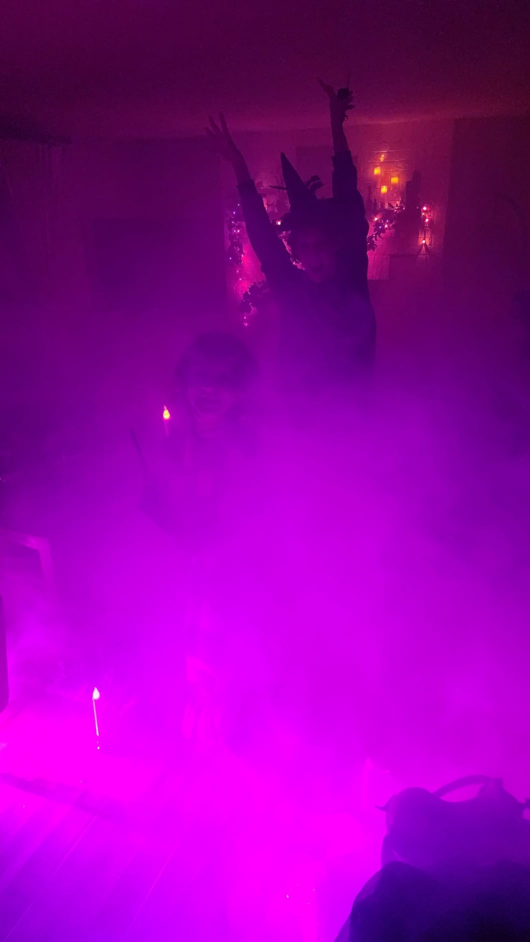 VIRFUN Fog Machine, Smoke Machine with Lights&Remote Control for Party | 6 LED Lights&12 Color Effect, Wireless&Wired Control, for Halloween, Party, Outdoor, Indoor, Stage Effect, 500ml Tank&500W customer photo 1