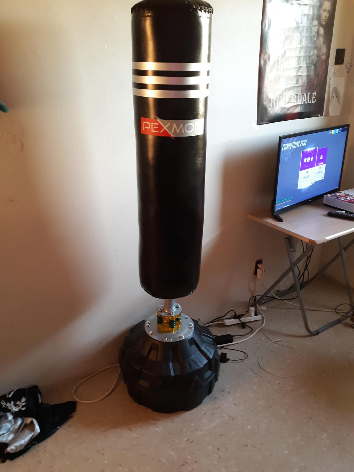 PEXMOR Freestanding Punching Bag Heavy Solid Boxing Bag with Suction Cup Armor Base & Noise Vibration Absorption Device for Adult Youth - Men Stand Kickboxing Bags Kick Punch Bag | Black customer photo 2