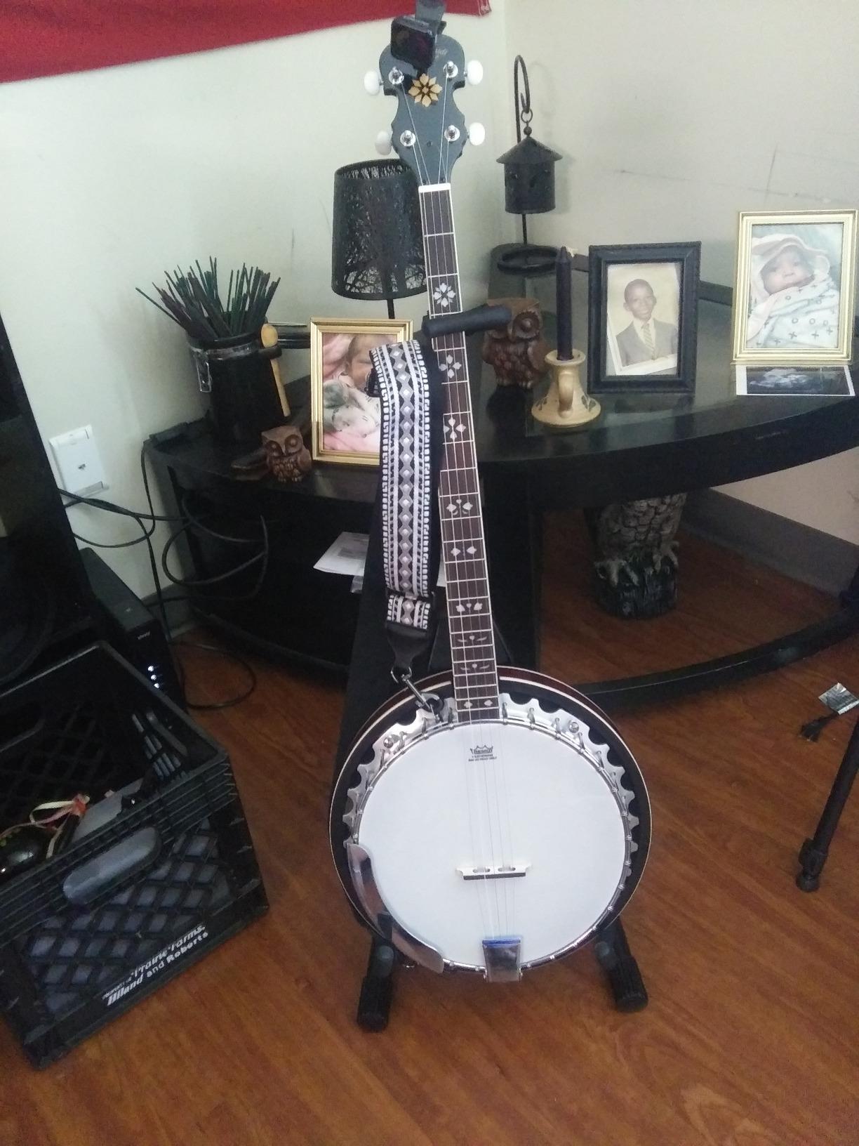 Oscar Schmidt OB5-R Bluegrass (5 String) Banjo | Remo head; Mahogany back; 30 bracket cast aluminum tone ring sides; Geared 5th string tuner customer photo 1