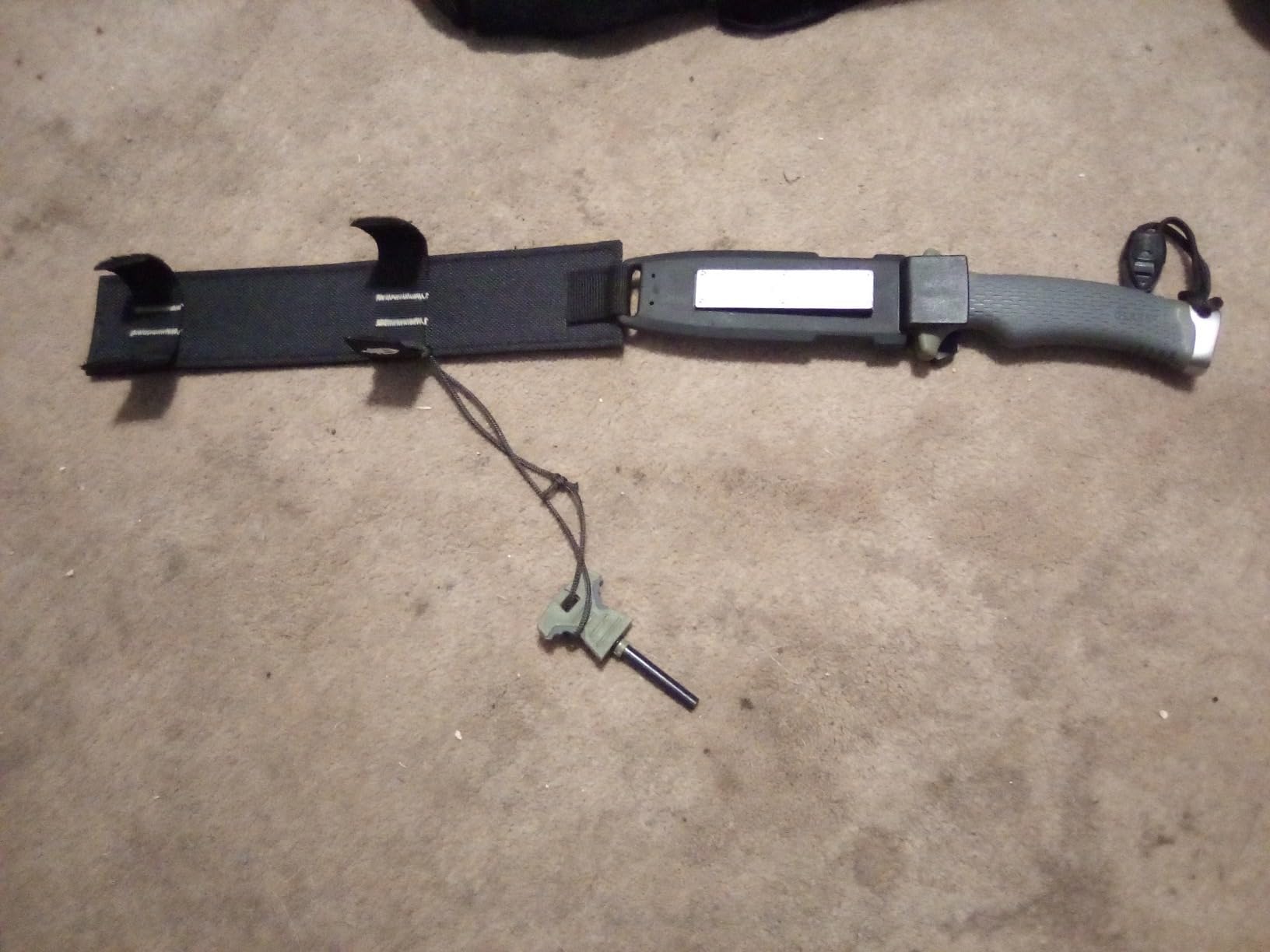 Gerber Ultimate Fixed Blade Knife w/Sheath, Knife Sharpener, Ferro Rod customer photo 2