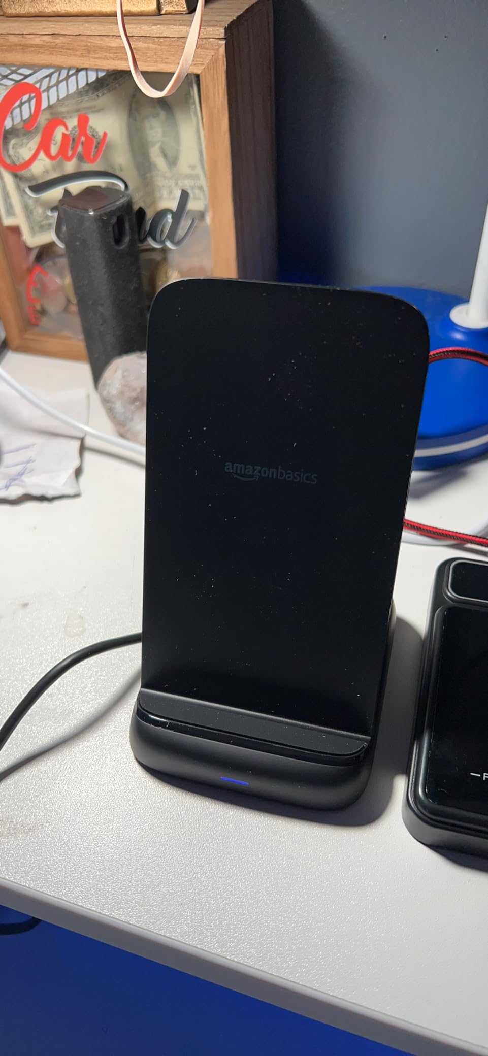 Amazon Basics Wireless Phone Charger Stand, 10W Qi Certified with USB Cable, Compatible with iPhone 16/15/14/13/12/11/X, Samsung & More, with USB Cable, Black (No AC Adapter) customer photo 2