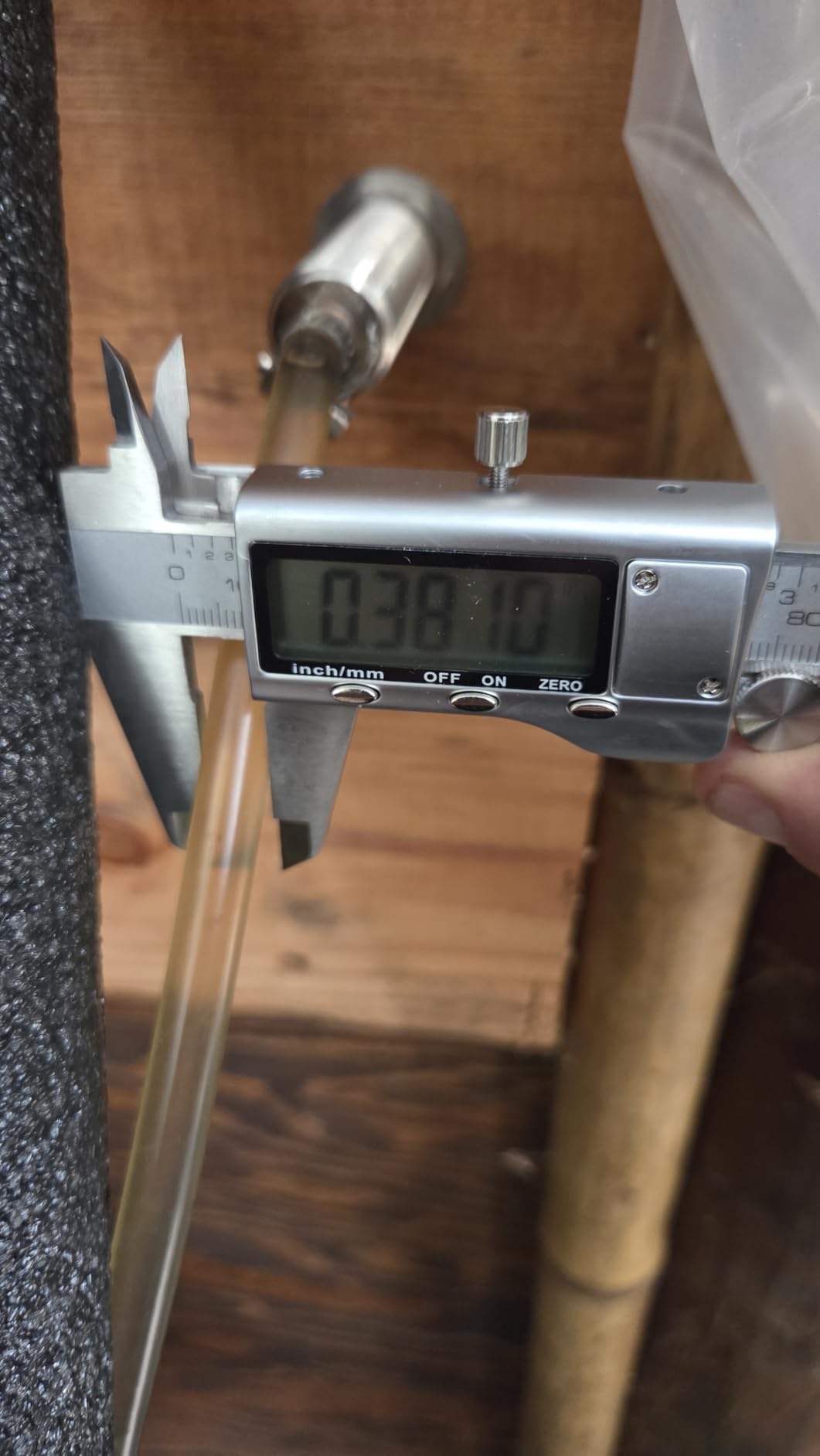 Digital Caliper, Caliper Measuring Tool with Stainless Steel, Electronic Micrometer Caliper with Large LCD Screen, Auto-Off Feature, Inch and Millimeter Conversion (6 Inch/150 mm) customer photo 1