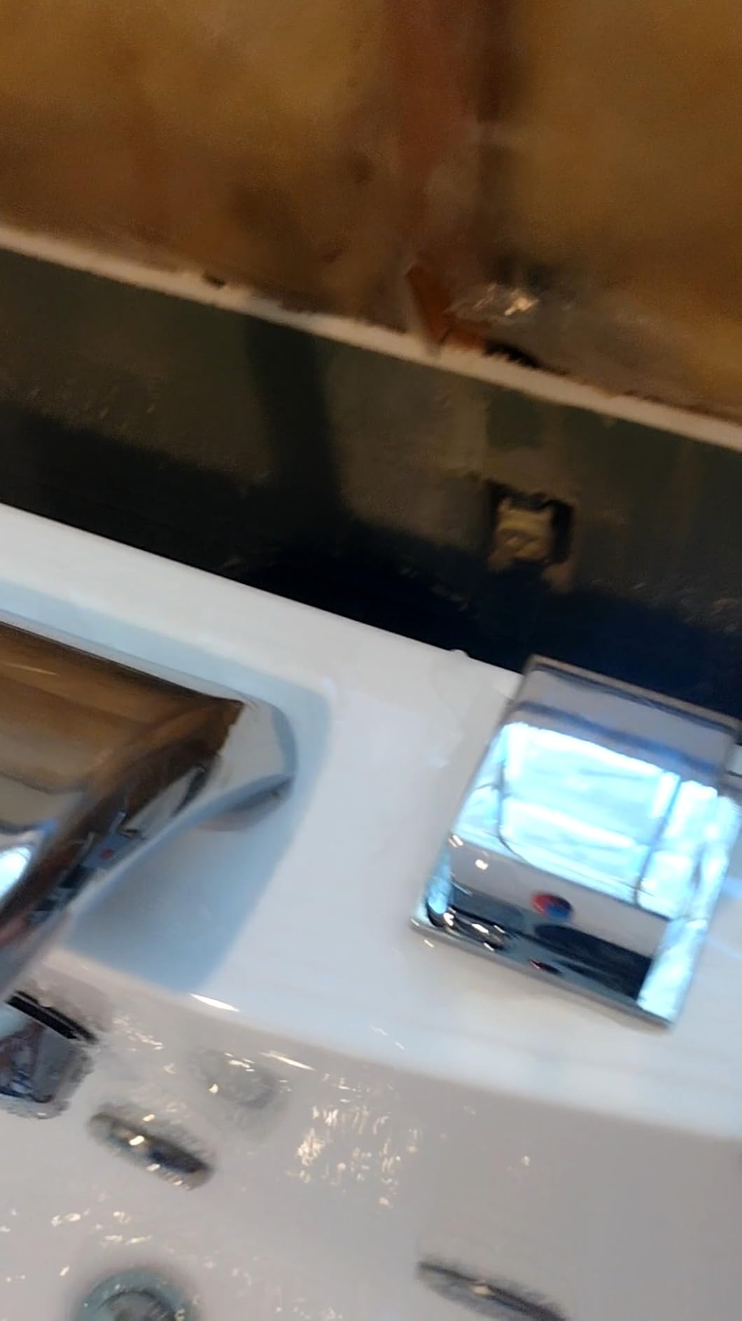 Empava 60