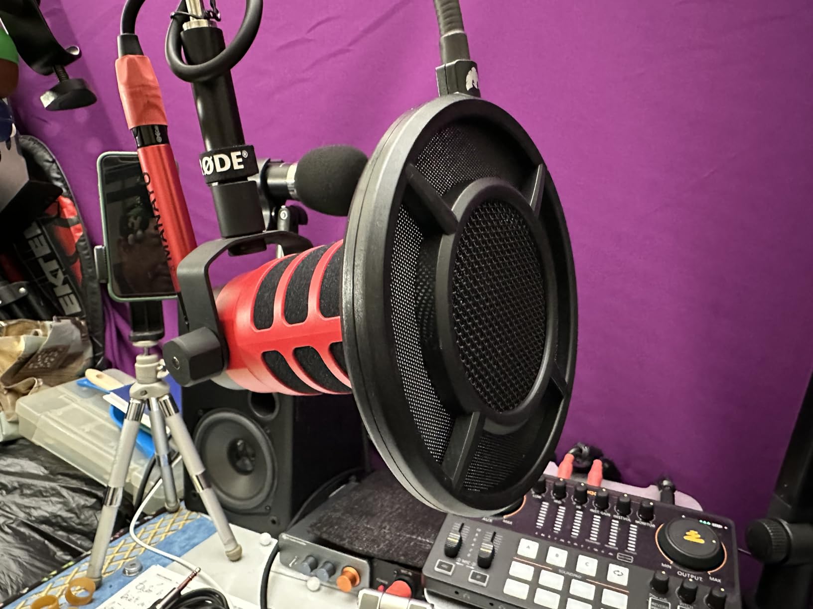 Mic Pop Filter, Professional Metallic Mic Pop Filter Mesh for Blue Yeti and Any Other Mic, ARISEN Dual Layered Microphone Pop Filter, Mic Filter with A Flexible 360° Gooseneck Clip Stabilizing Arm customer photo 2