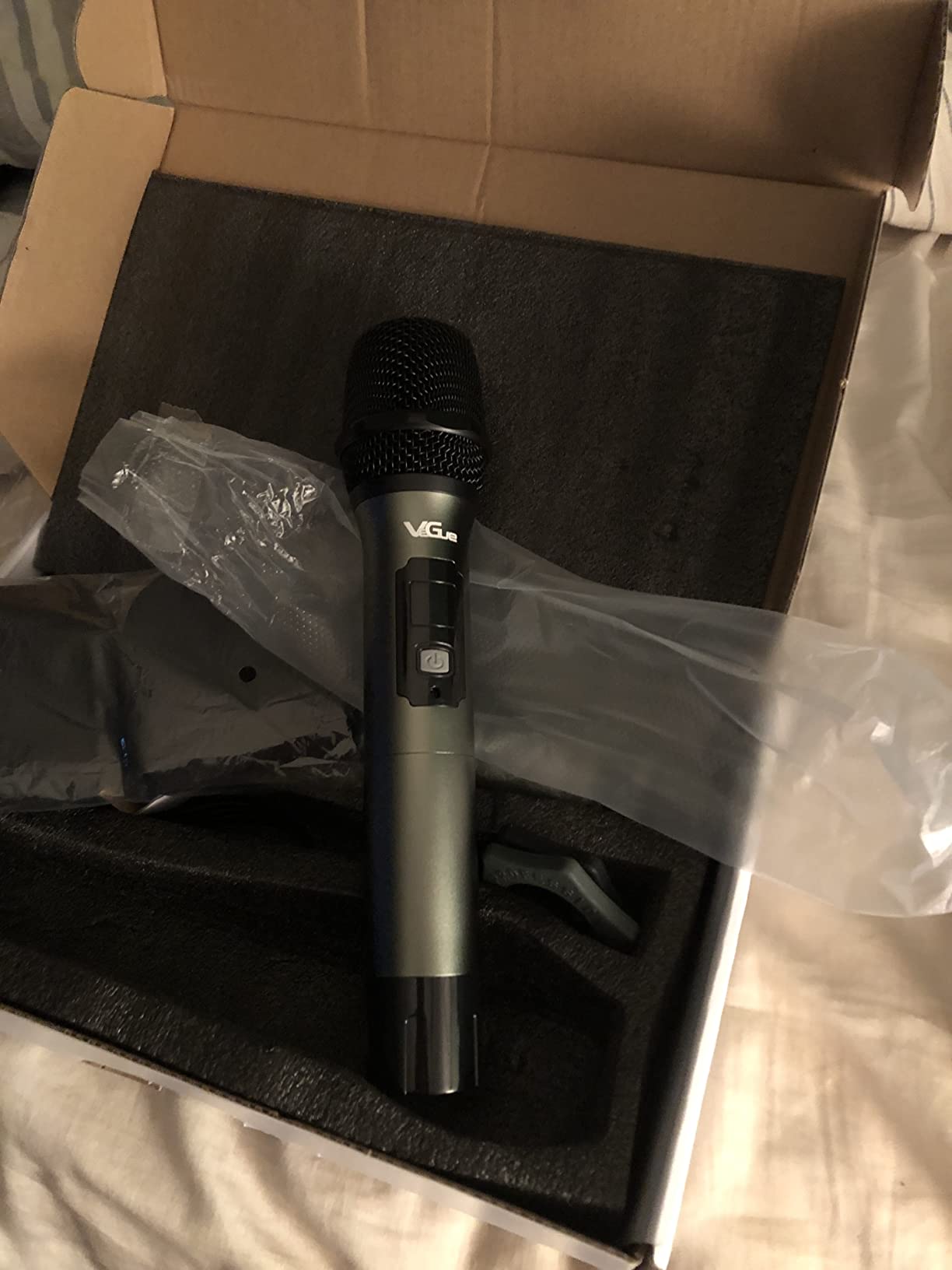 VeGue Wireless Microphone, UHF Cordless Dual Handheld Dynamic Mic Set with Rechargeable Receiver, for Karaoke Party, Voice Amplifier, PA System, Singing Machine, Church, Wedding, Meeting, 200ft (WM-2) customer photo 2