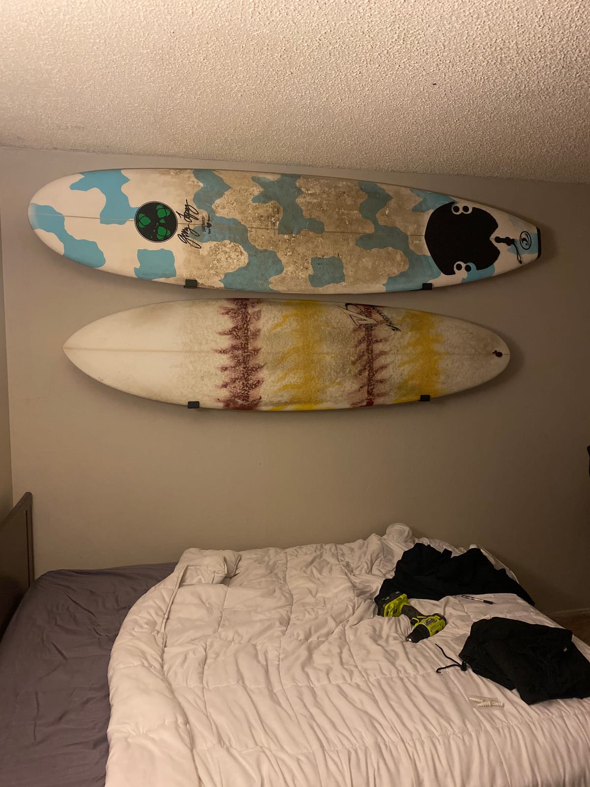 Mind and Action Solid Aluminum Surfboard Wall Rack, Snowboard Display Mount,Short Board & Long Board Storage customer photo 1