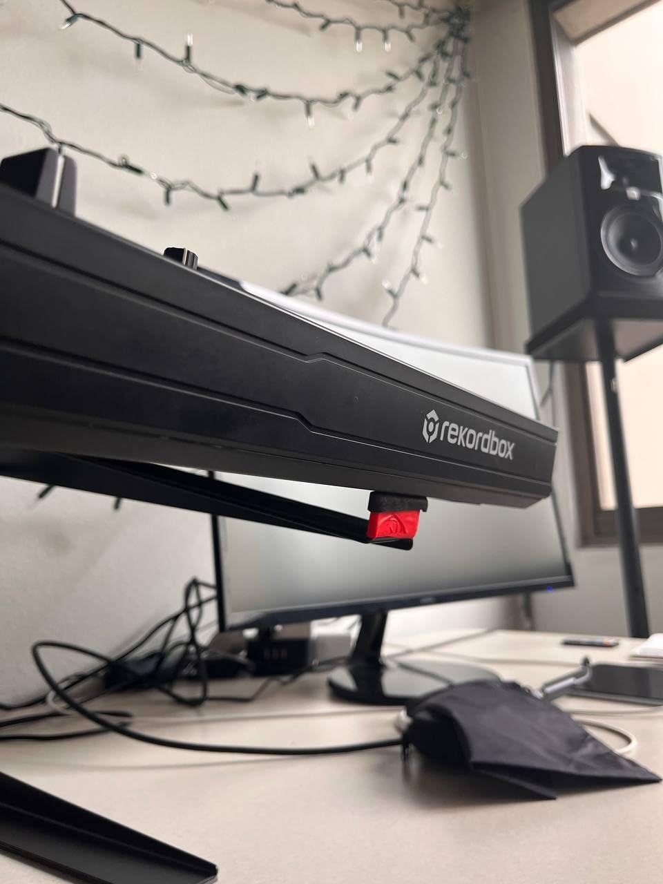 Headliner Covina DJ Controller Stand (HL20003), Rubber customer photo 1