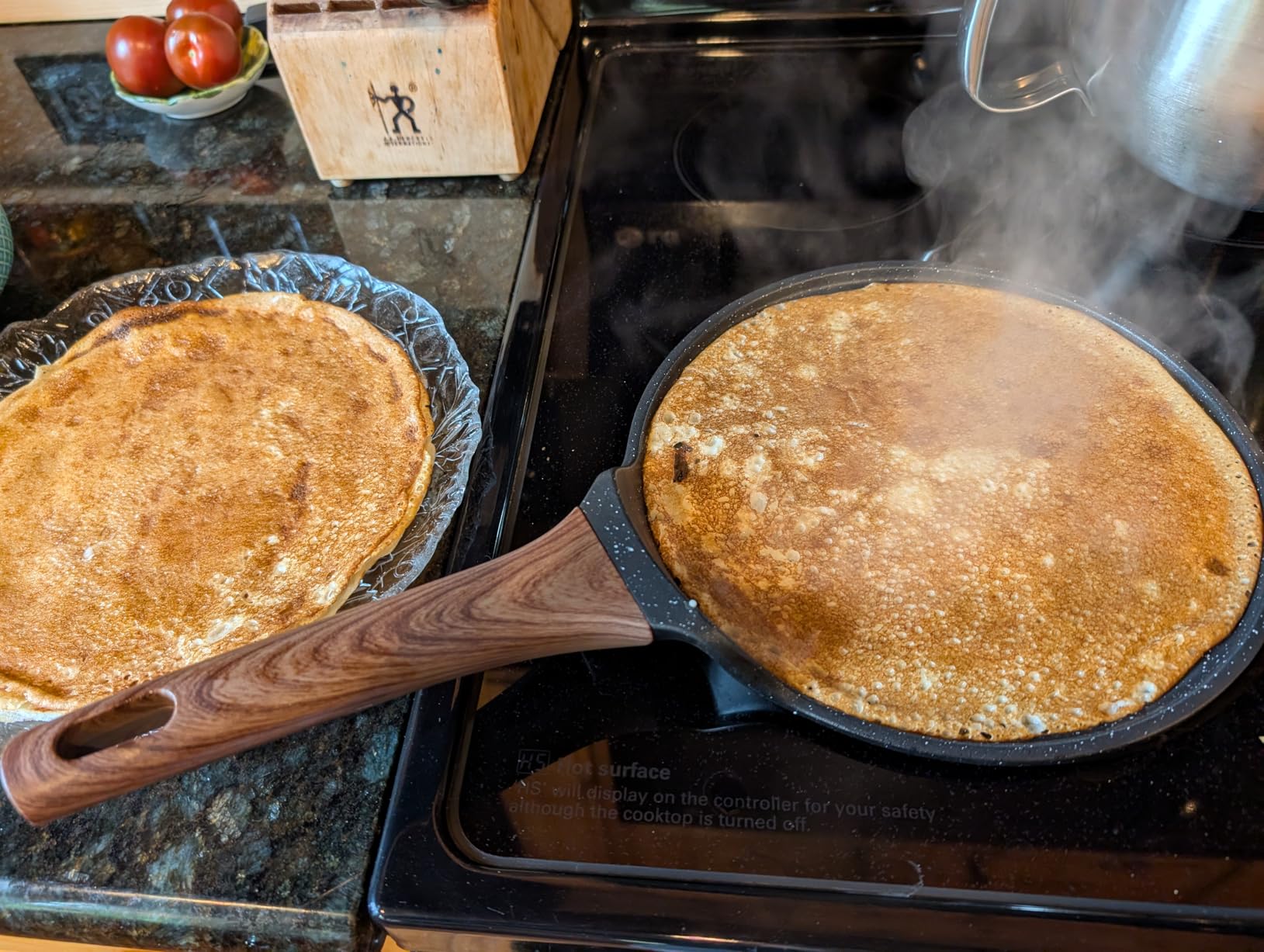 ESLITE LIFE 11 Inch Crepe Pan with Spreader, Nonstick Granite Coating Dosa Pan, Roti Tawa Comal Para Tortillas Pancake Griddle Pan, Induction Compatible, PTFE & PFOA Free, Black customer photo 1