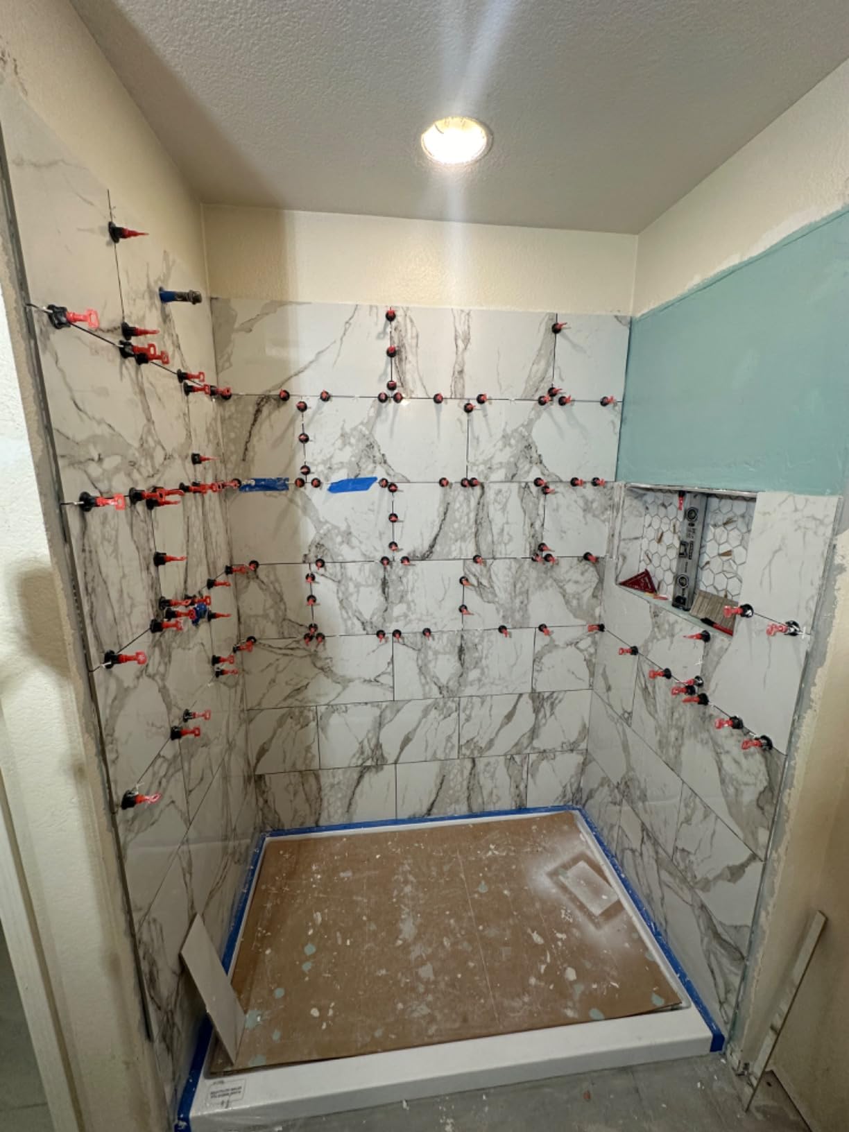 Tile Leveling System Kit with 100pcs Tile Leveler | 2 Special Wrenches & 500pcs 2mm Tile Spacers customer photo 1