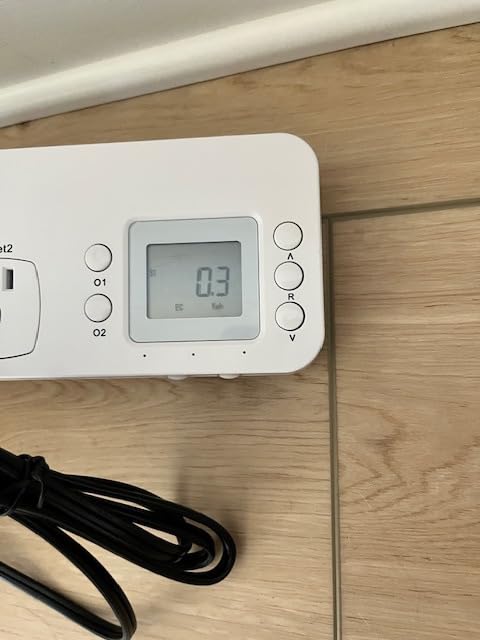 Electricity Usage Monitor, Briidea Power Consumption Watt Voltage Amp Meter Tester with 2 Outlets Electricity Analyzer Monitoring Device for Energy Saving customer photo 1