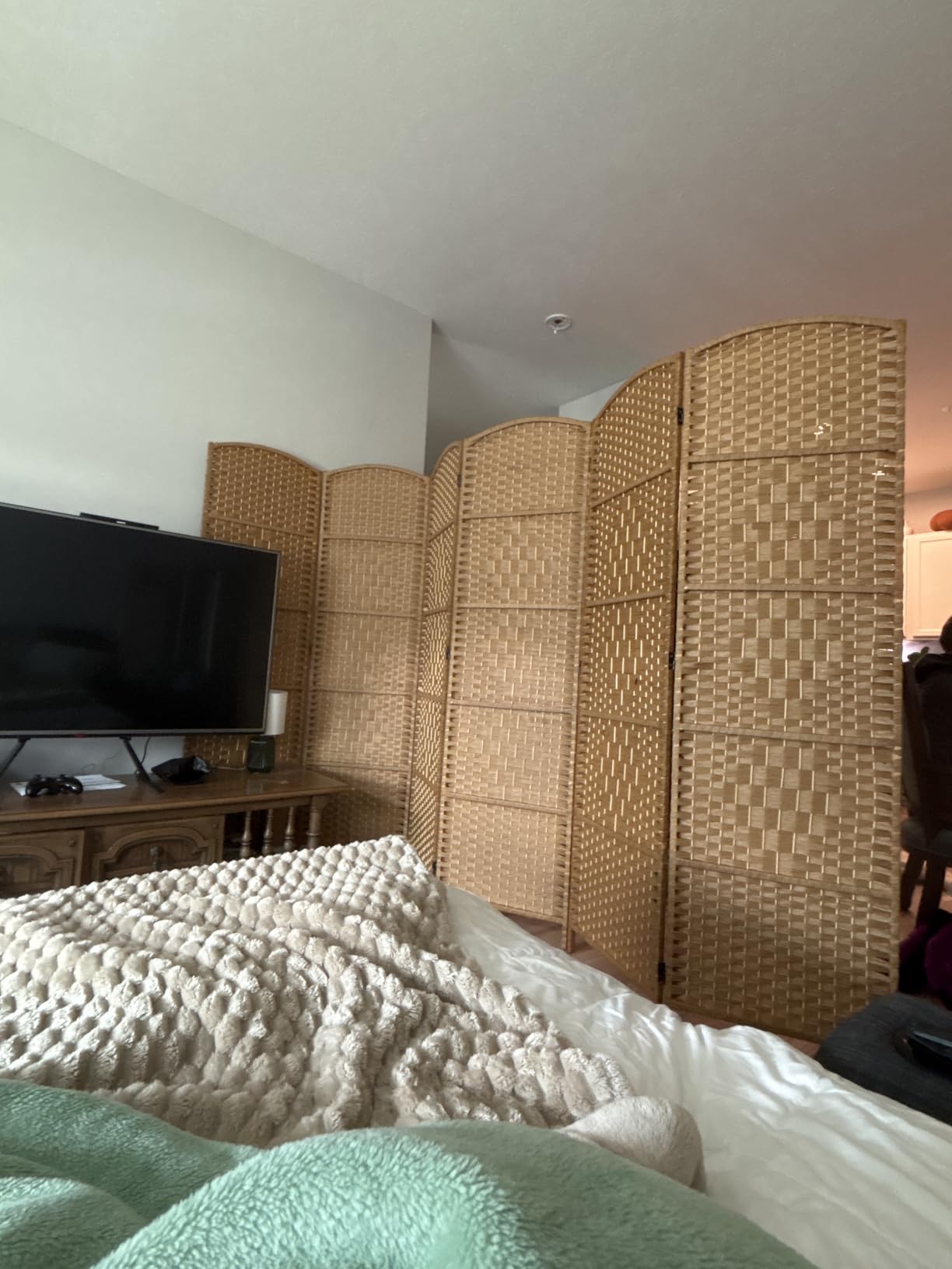 JOSTYLE Rattan Room Divider, 4-Panel Folding Privacy Screen 6ft. Extra Wide customer photo 1